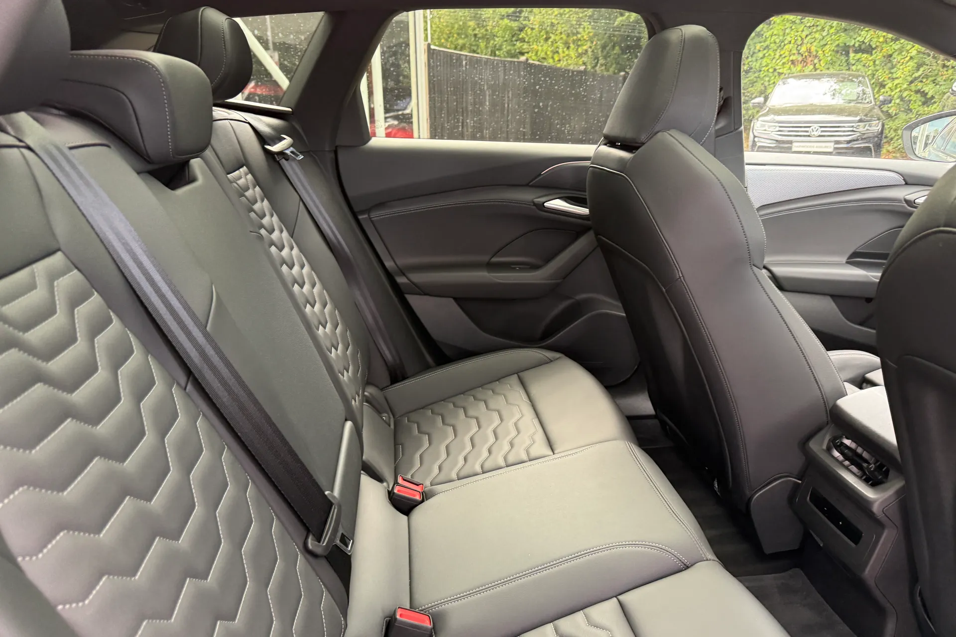 Audi A6 thumbnail image number 32