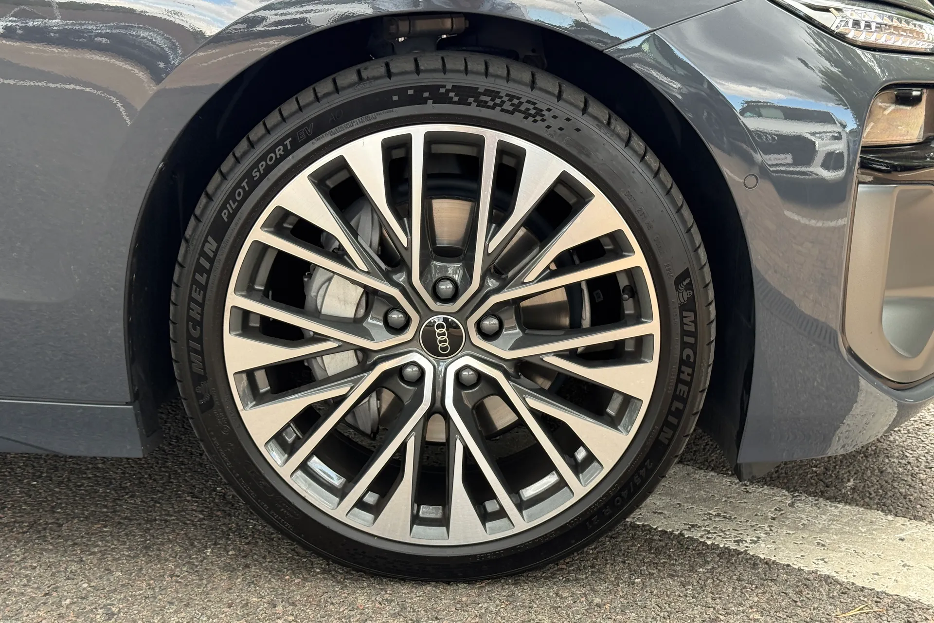 Audi A6 thumbnail image number 30