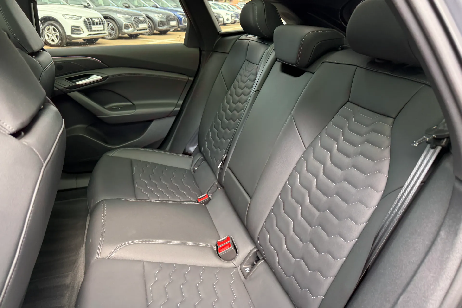 Audi A6 thumbnail image number 46