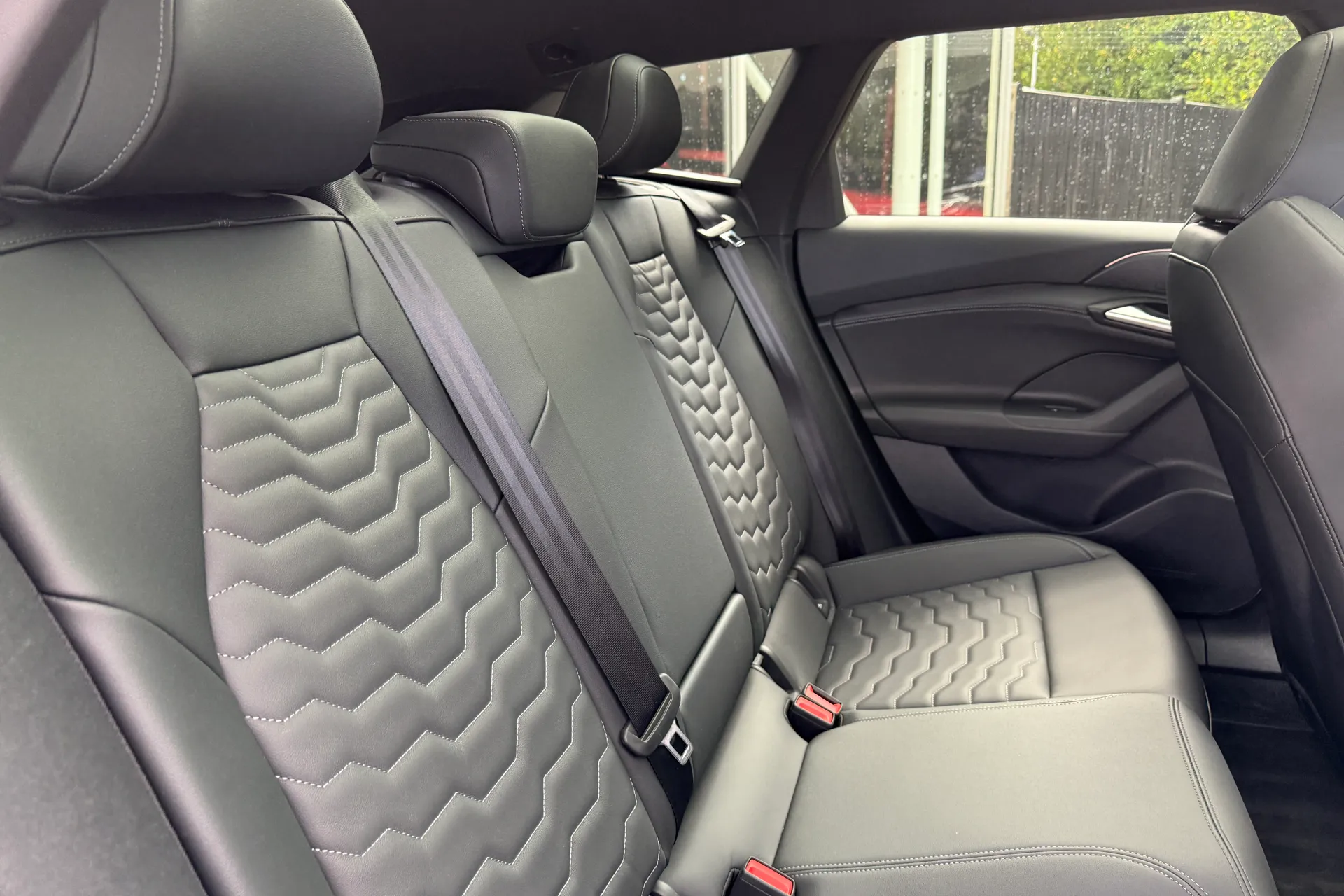 Audi A6 thumbnail image number 31