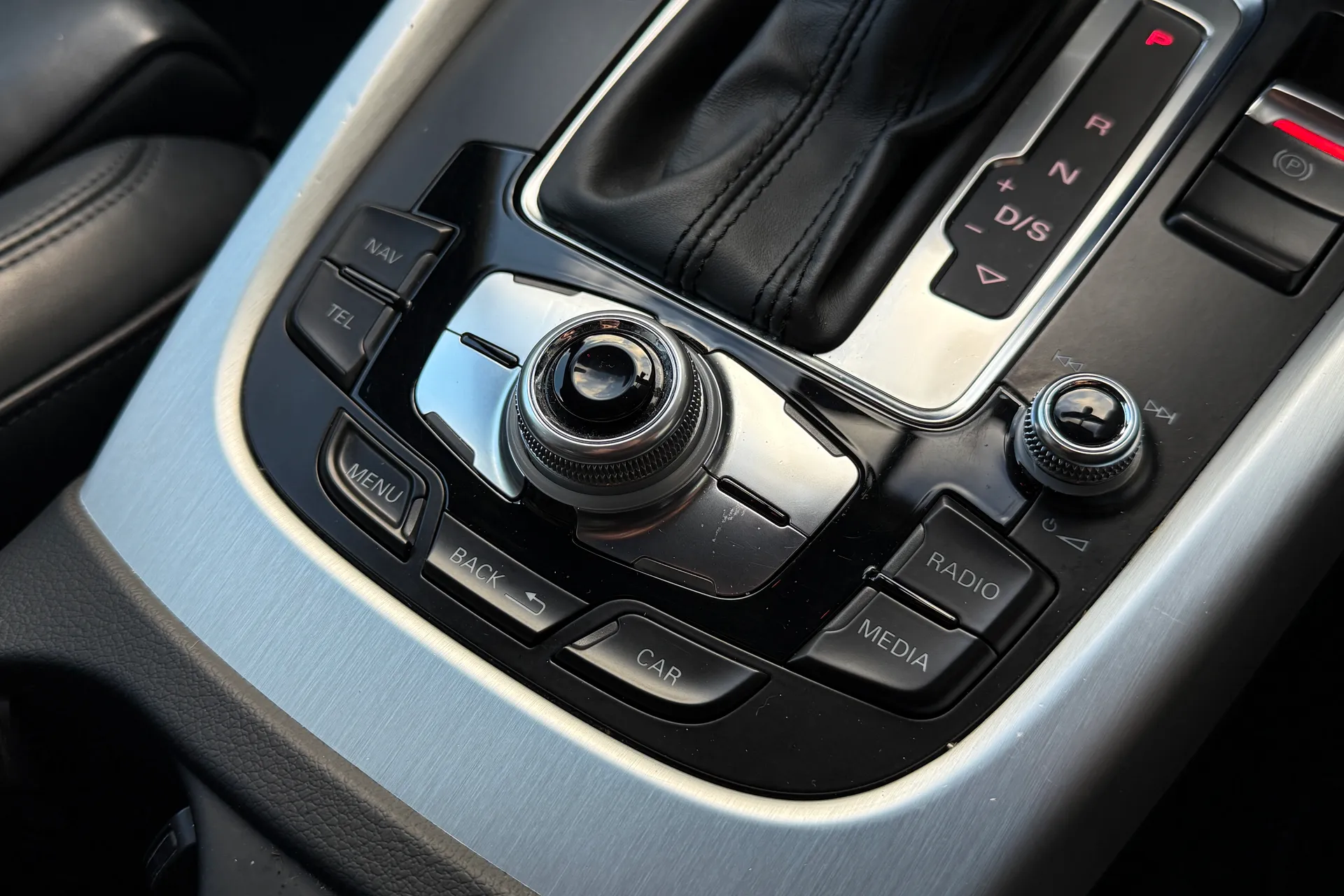 Audi Q5 thumbnail image number 21