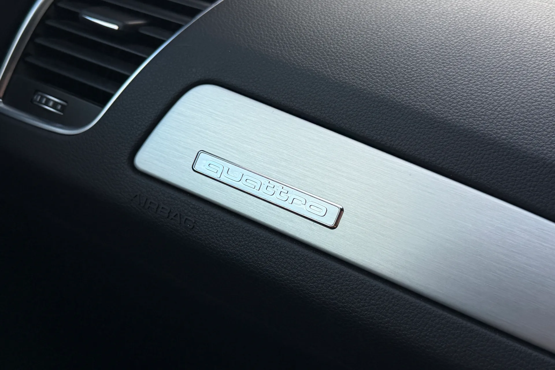 Audi Q5 thumbnail image number 27