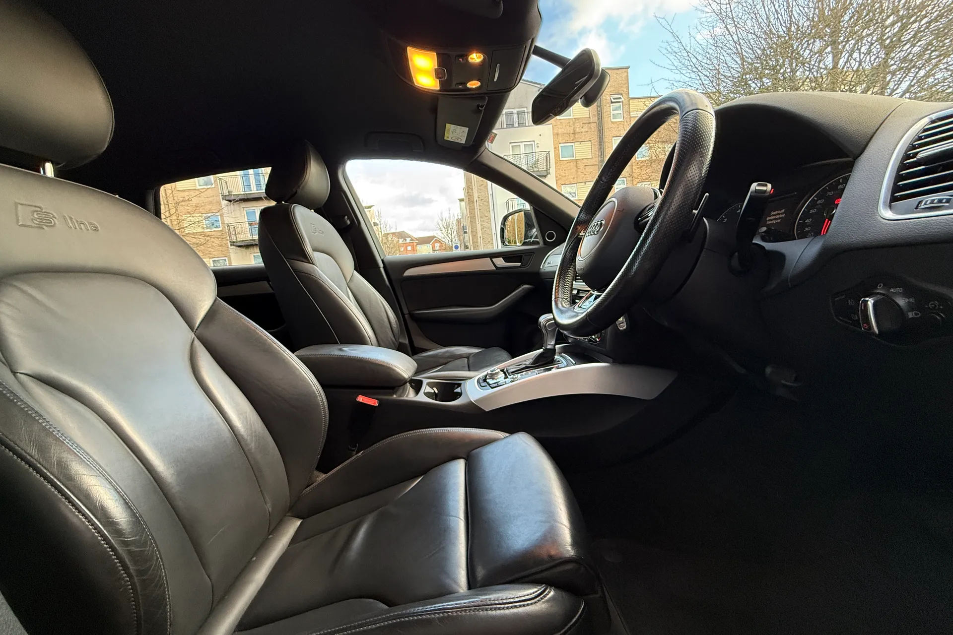 Audi Q5 thumbnail image number 32