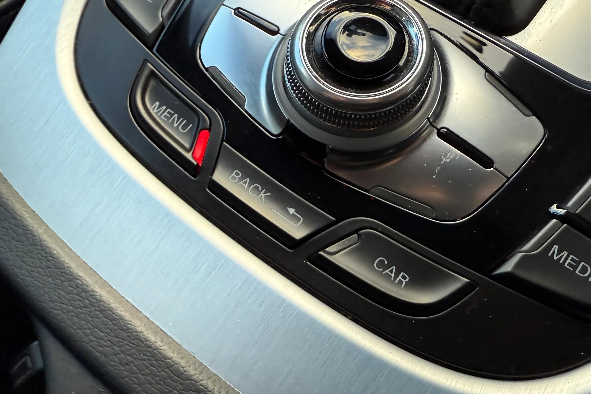 Audi Q5 thumbnail image number 23