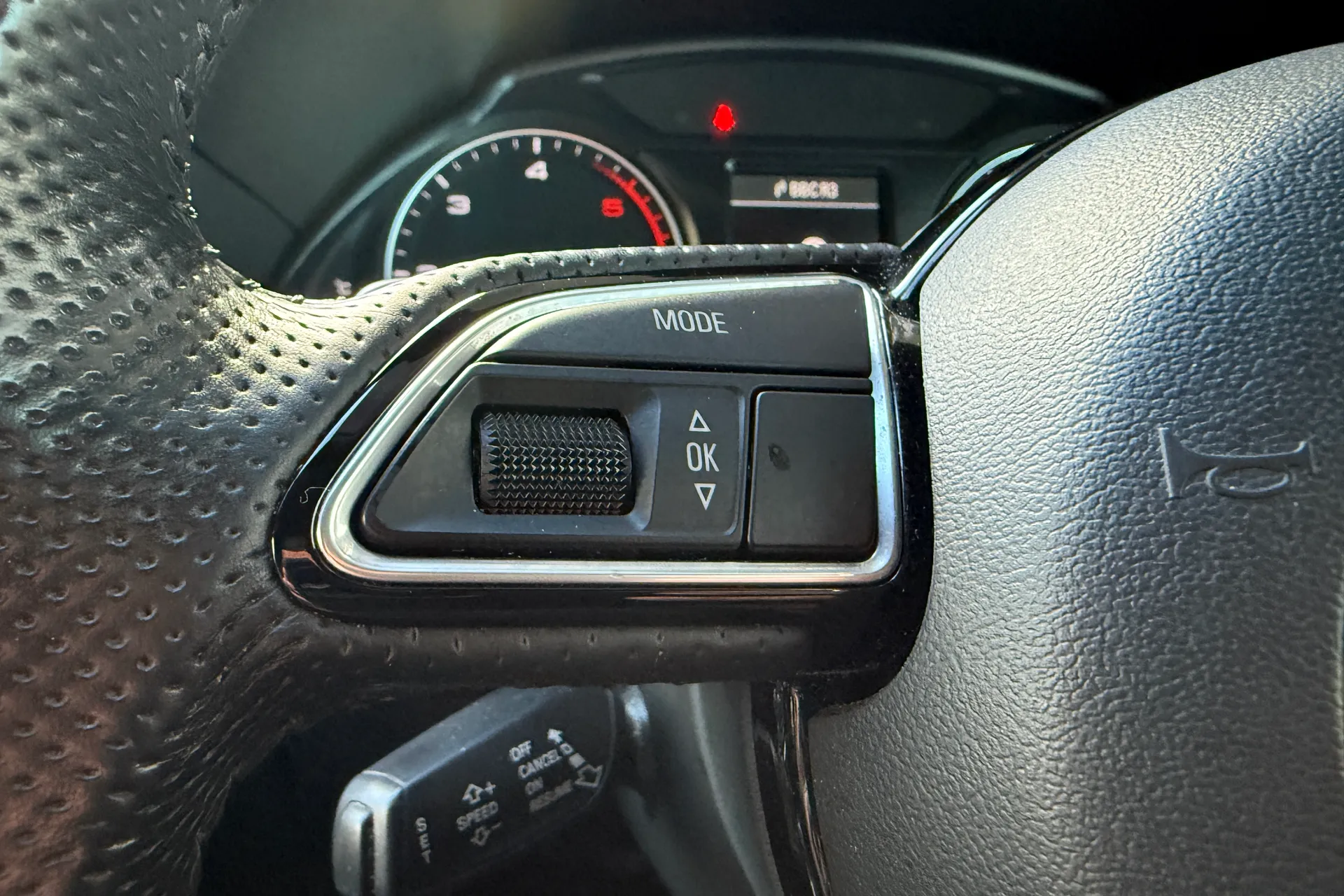 Audi Q5 thumbnail image number 9