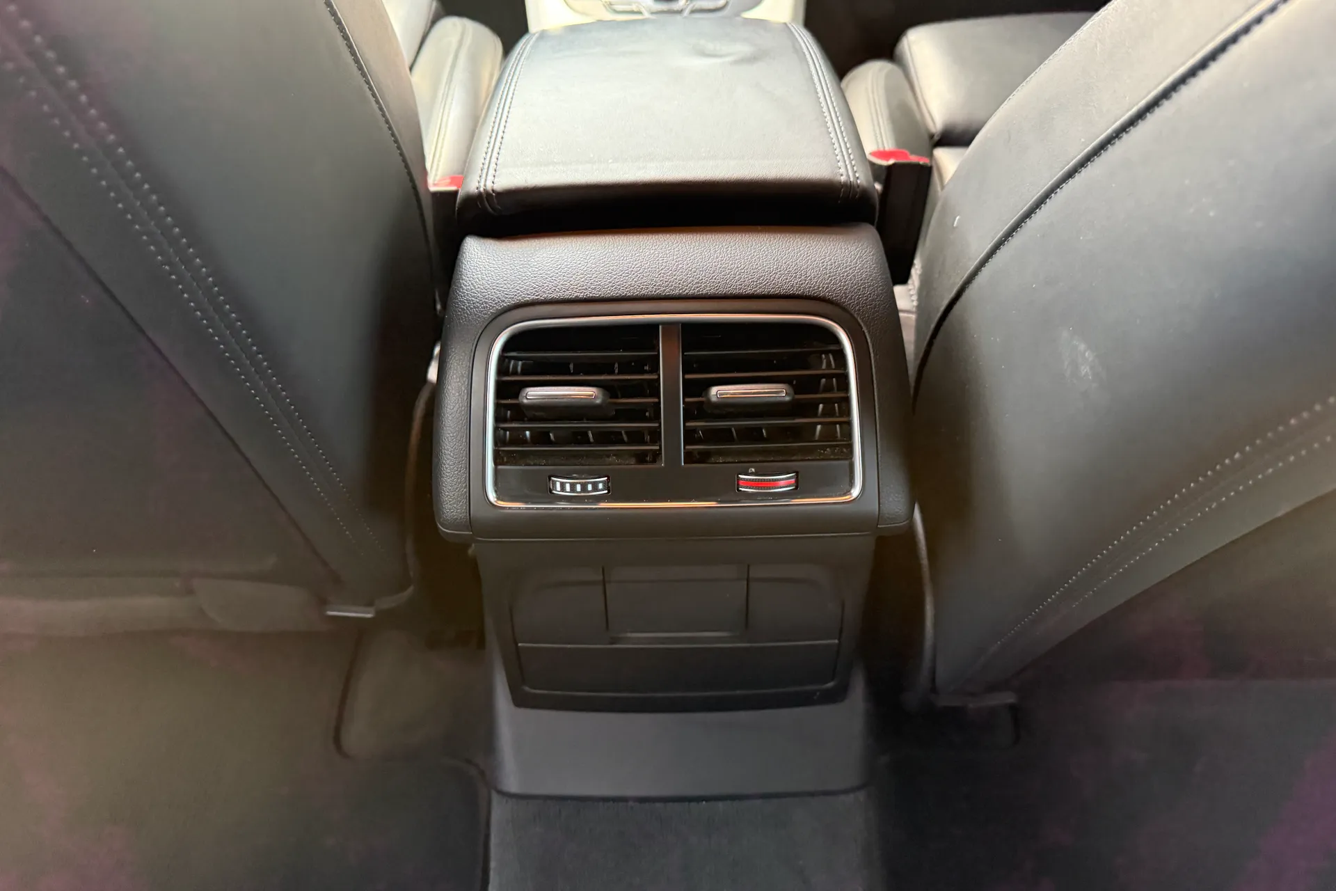 Audi Q5 thumbnail image number 42