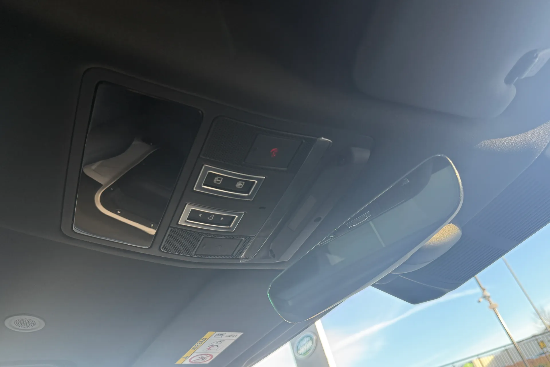 LAND ROVER Defender 90 thumbnail image number 61