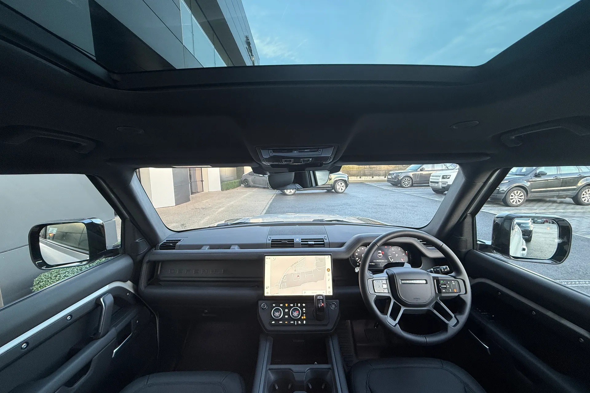 LAND ROVER Defender 90 thumbnail image number 3