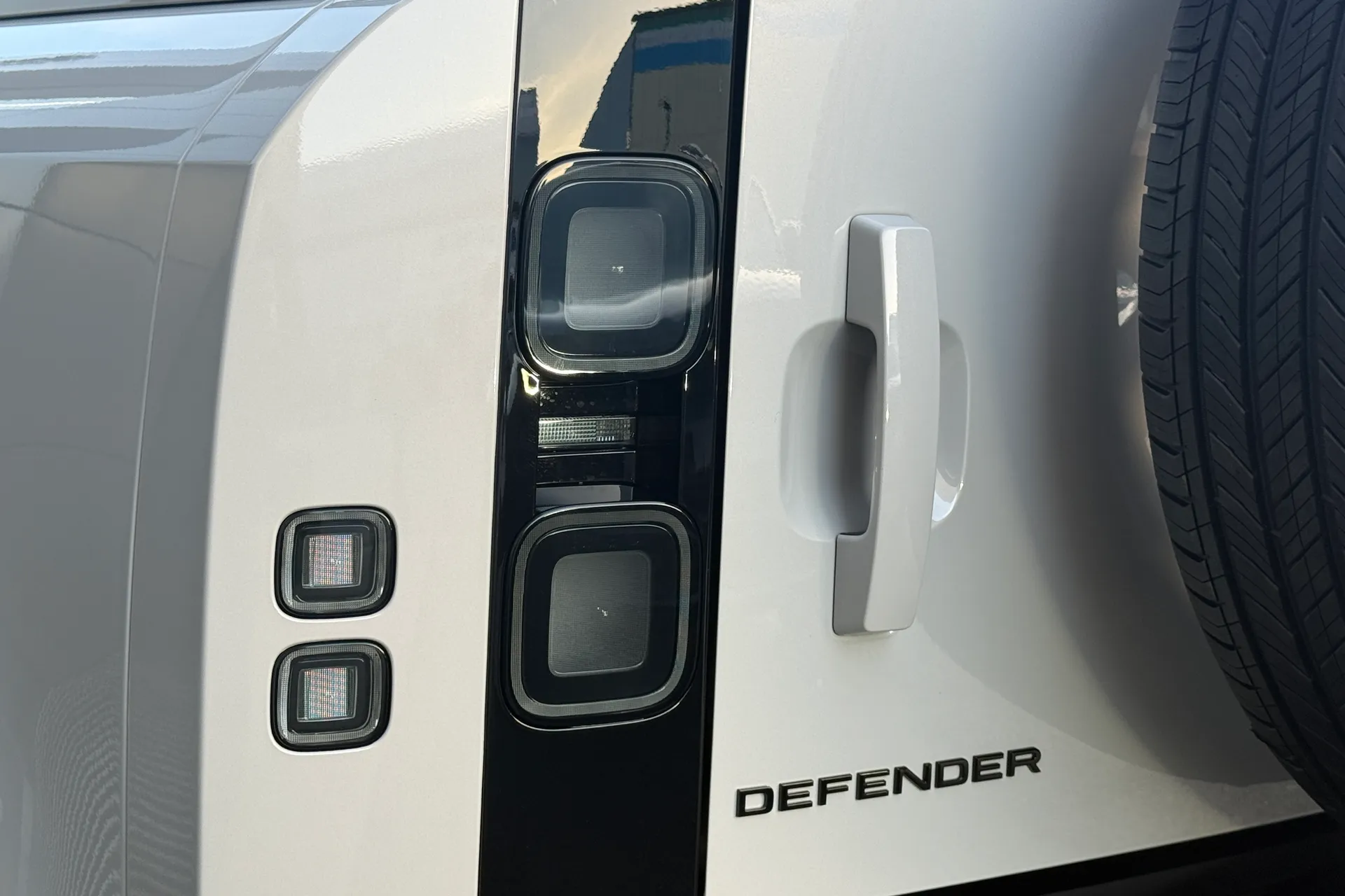 LAND ROVER Defender 90 thumbnail image number 43