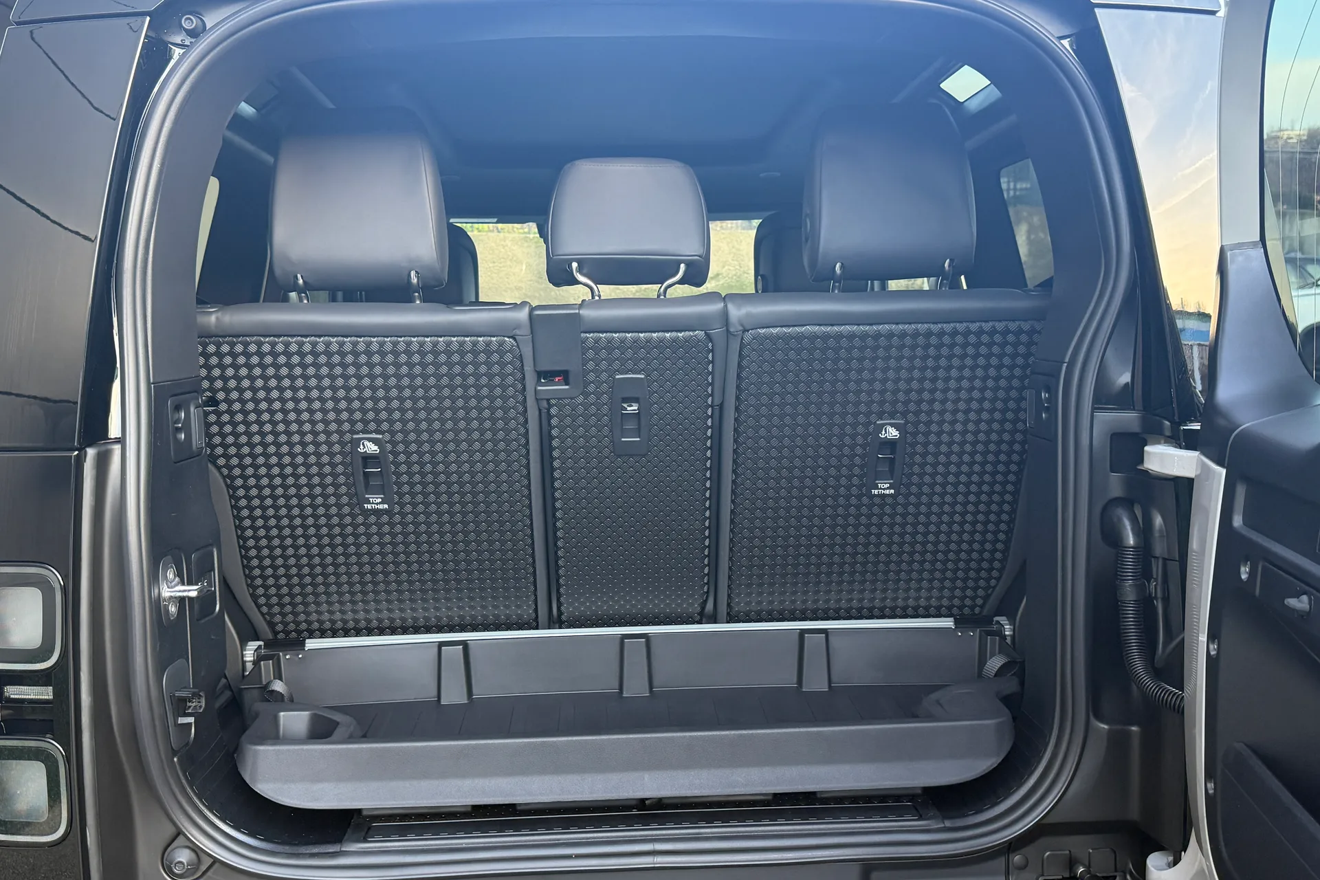 LAND ROVER Defender 90 thumbnail image number 47