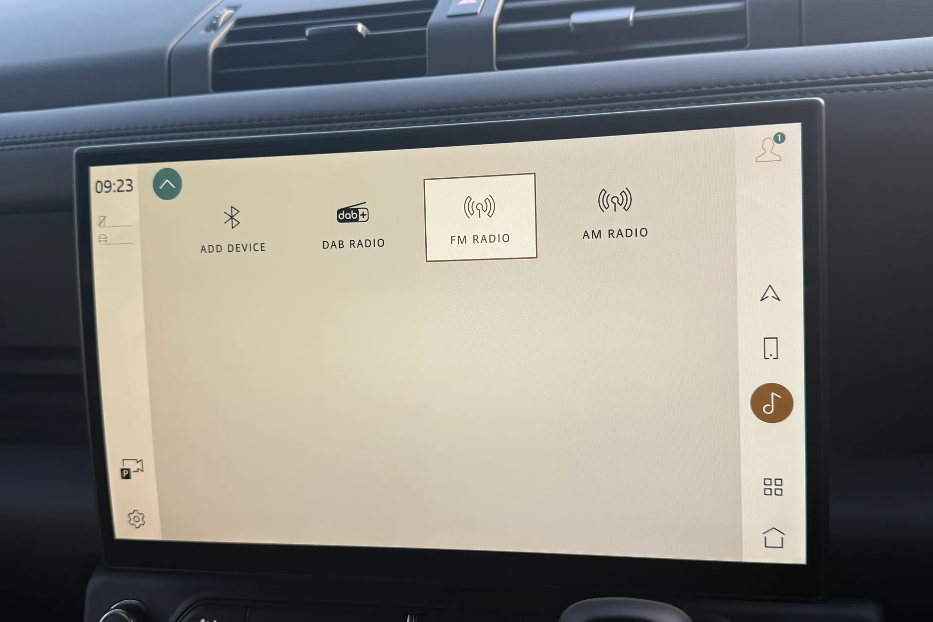 LAND ROVER Defender 90 thumbnail image number 23