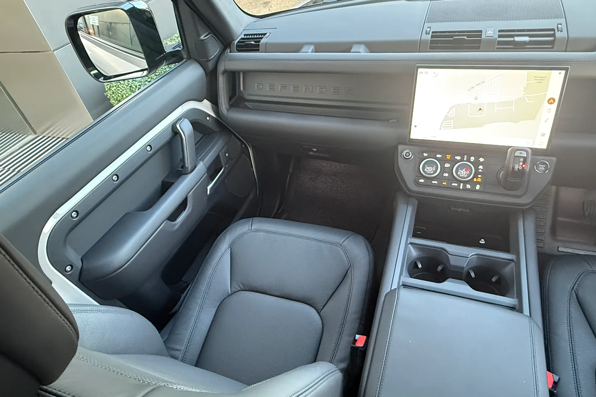 LAND ROVER Defender 90 thumbnail image number 41