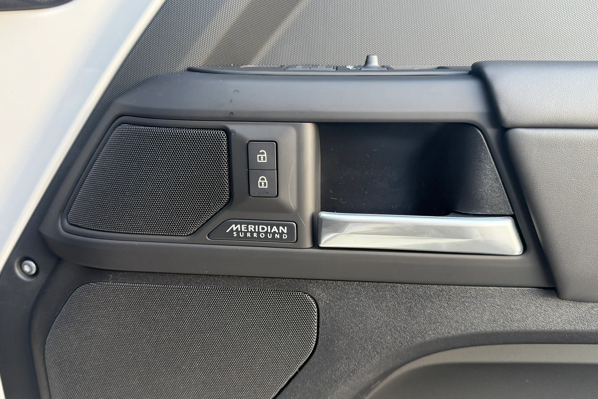 LAND ROVER Defender 90 thumbnail image number 22