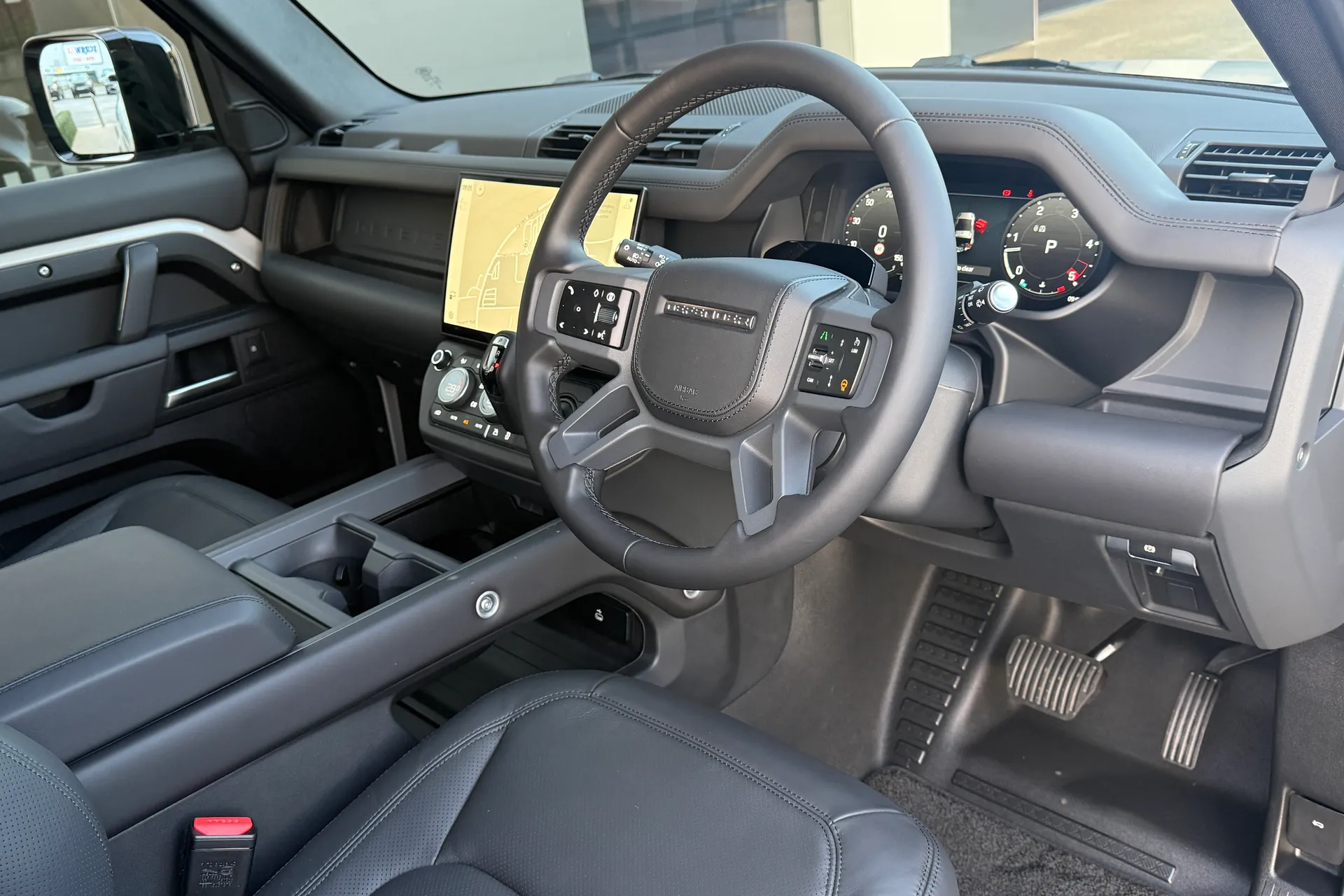 LAND ROVER Defender 90 thumbnail image number 17