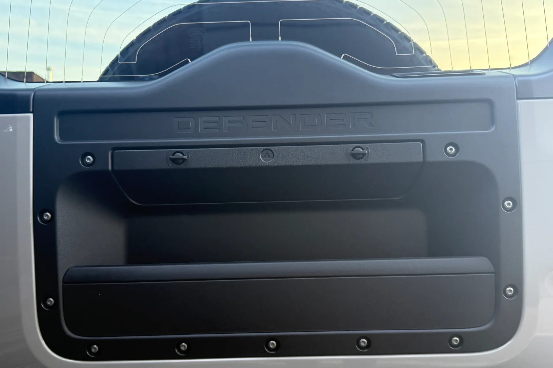 LAND ROVER Defender 90 thumbnail image number 49