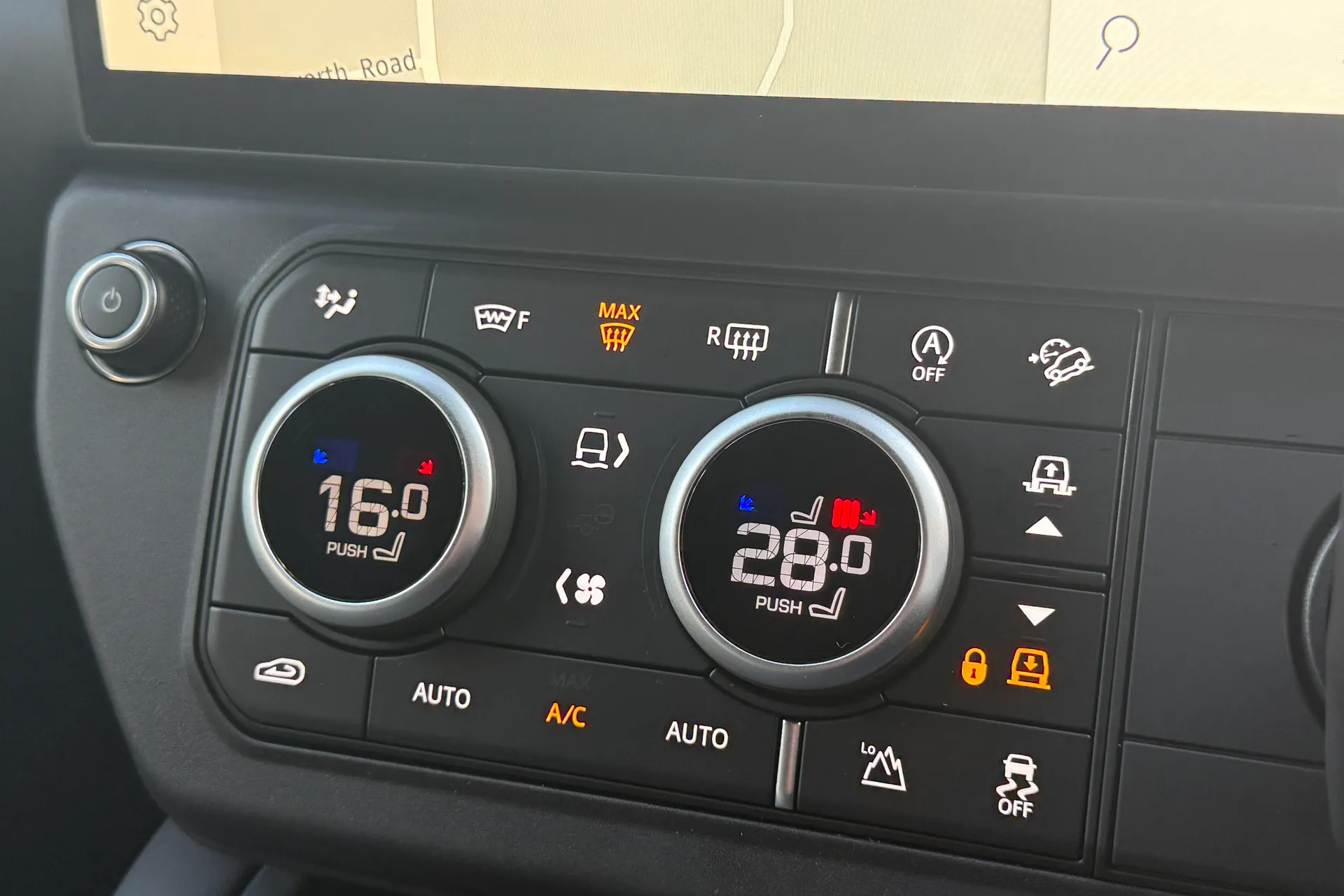 LAND ROVER Defender 90 thumbnail image number 57