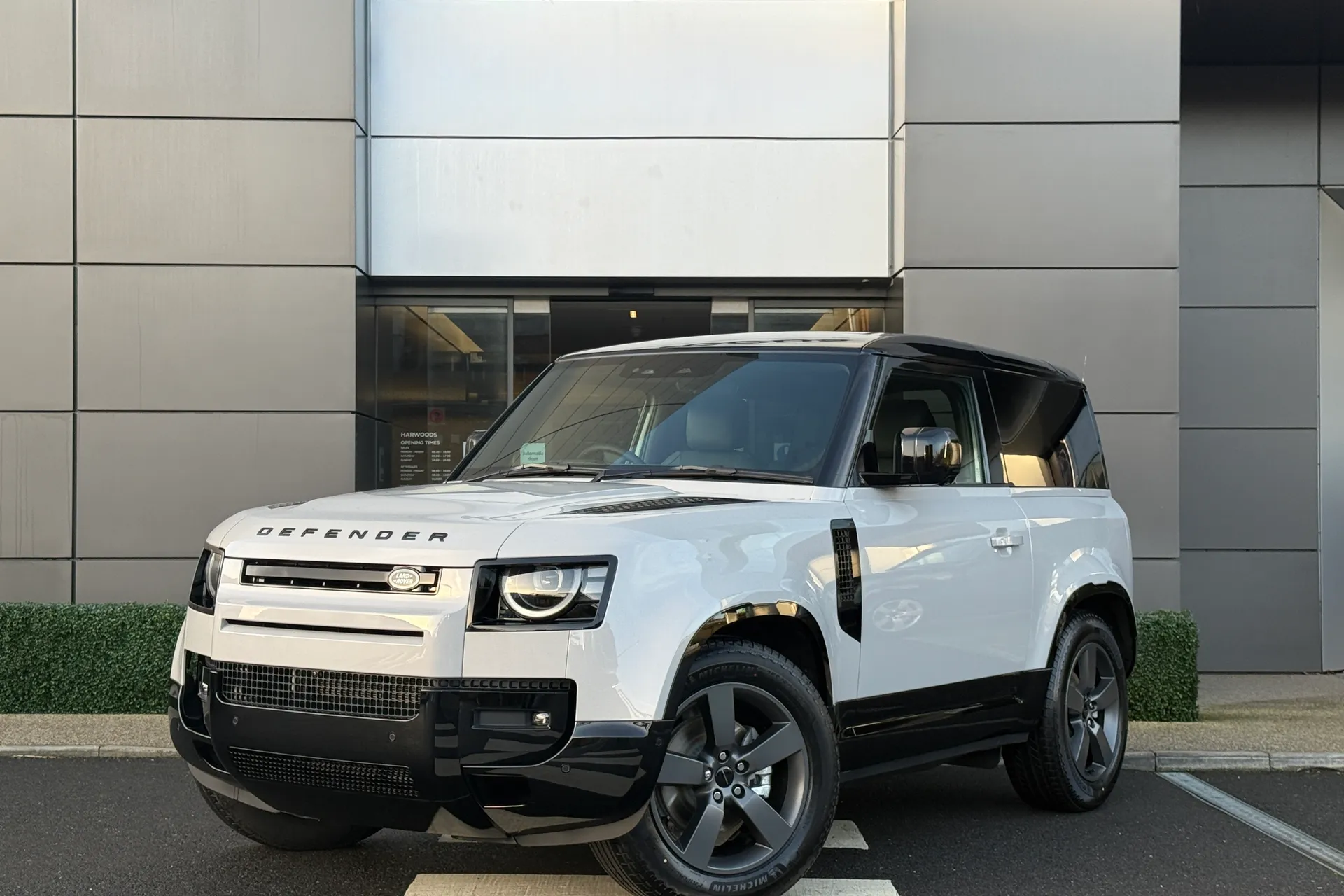 LAND ROVER Defender 90 thumbnail image number 7