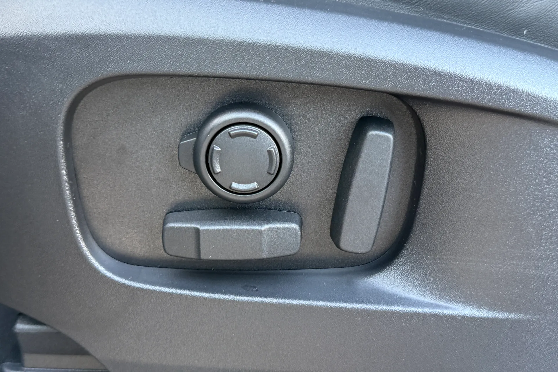 LAND ROVER Defender 90 thumbnail image number 56