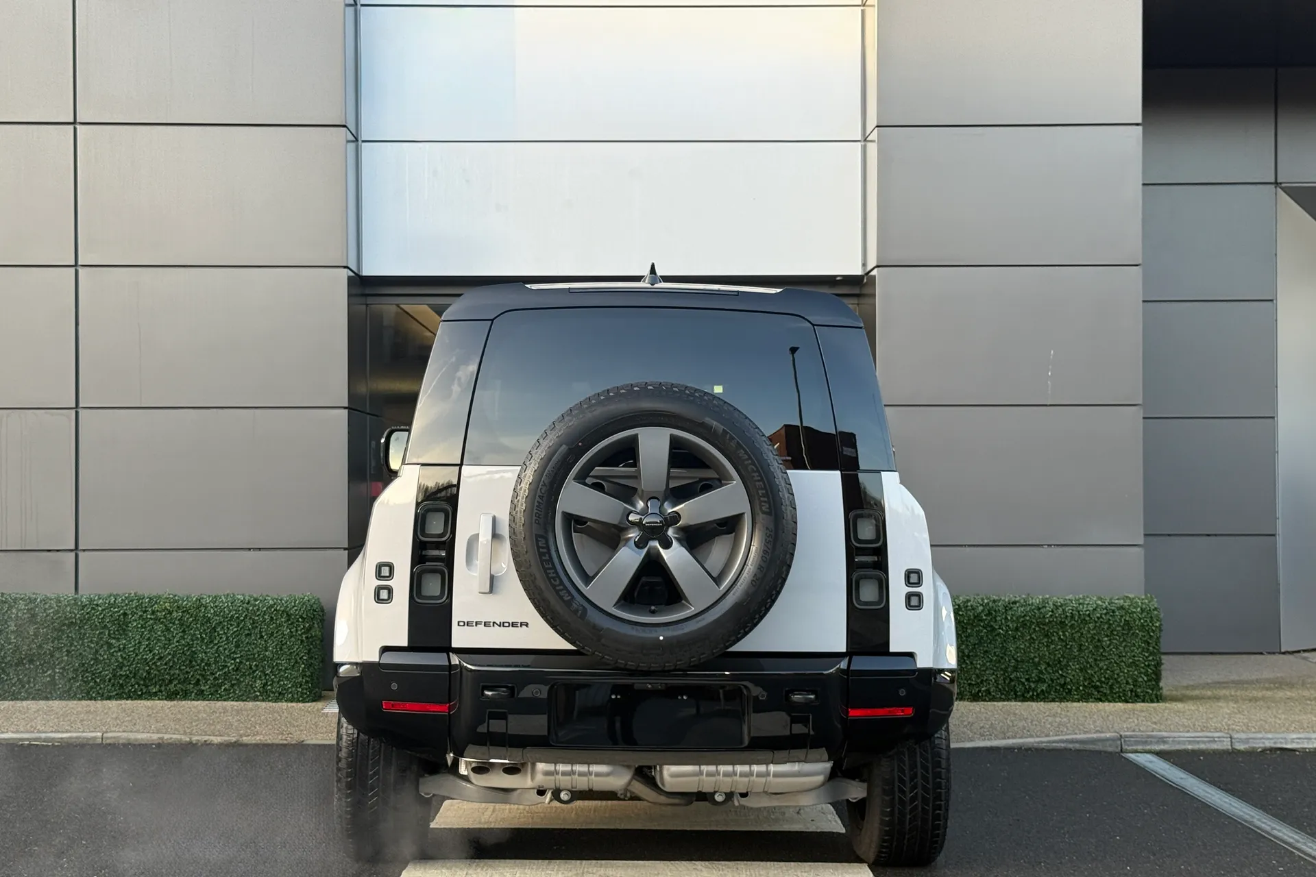 LAND ROVER Defender 90 thumbnail image number 14