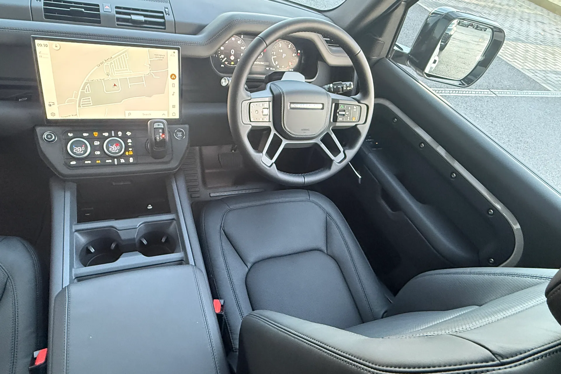 LAND ROVER Defender 90 thumbnail image number 42