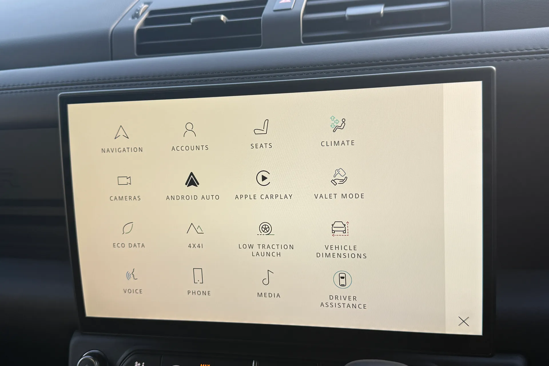 LAND ROVER Defender 90 thumbnail image number 65