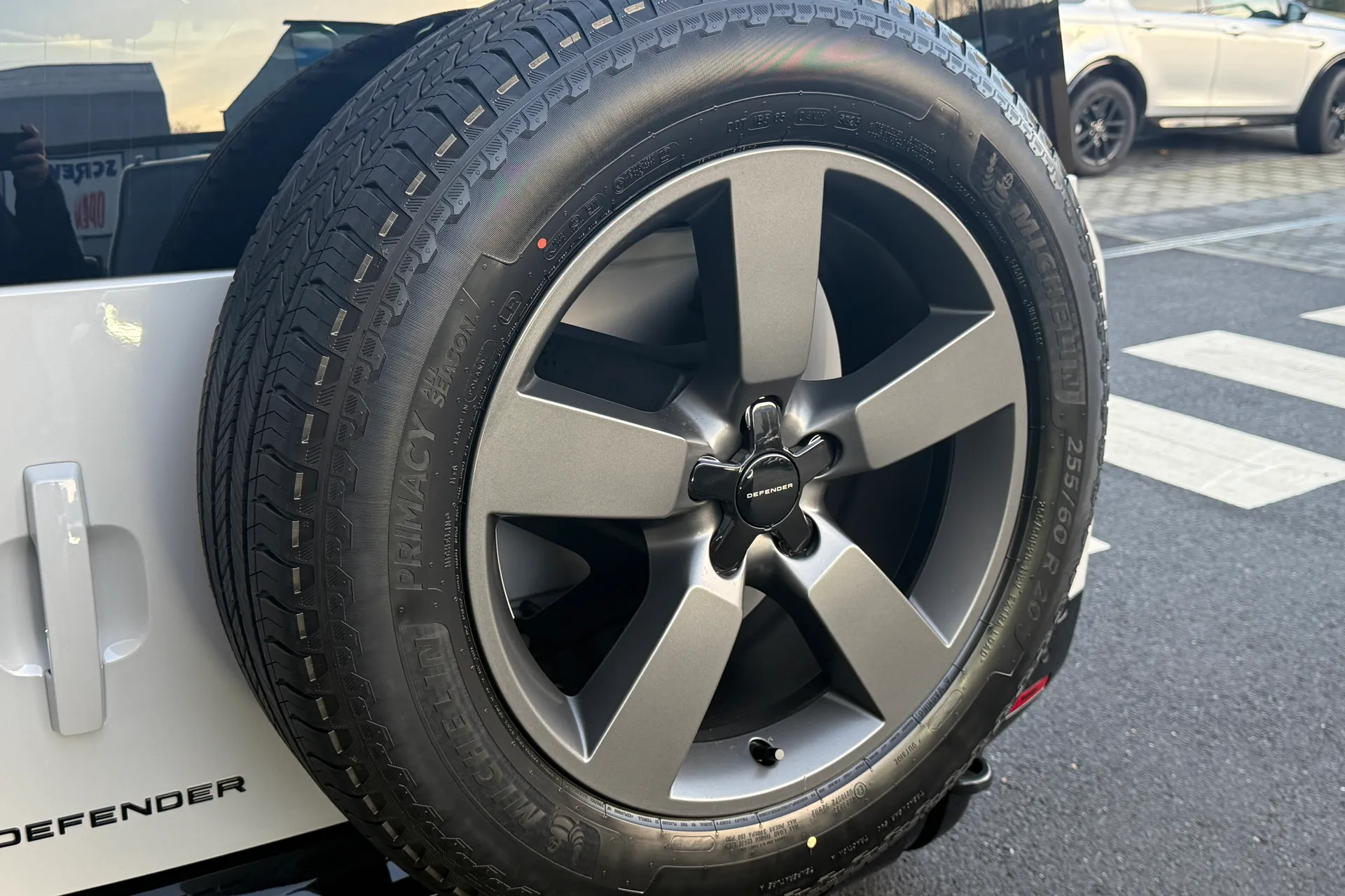 LAND ROVER Defender 90 thumbnail image number 45