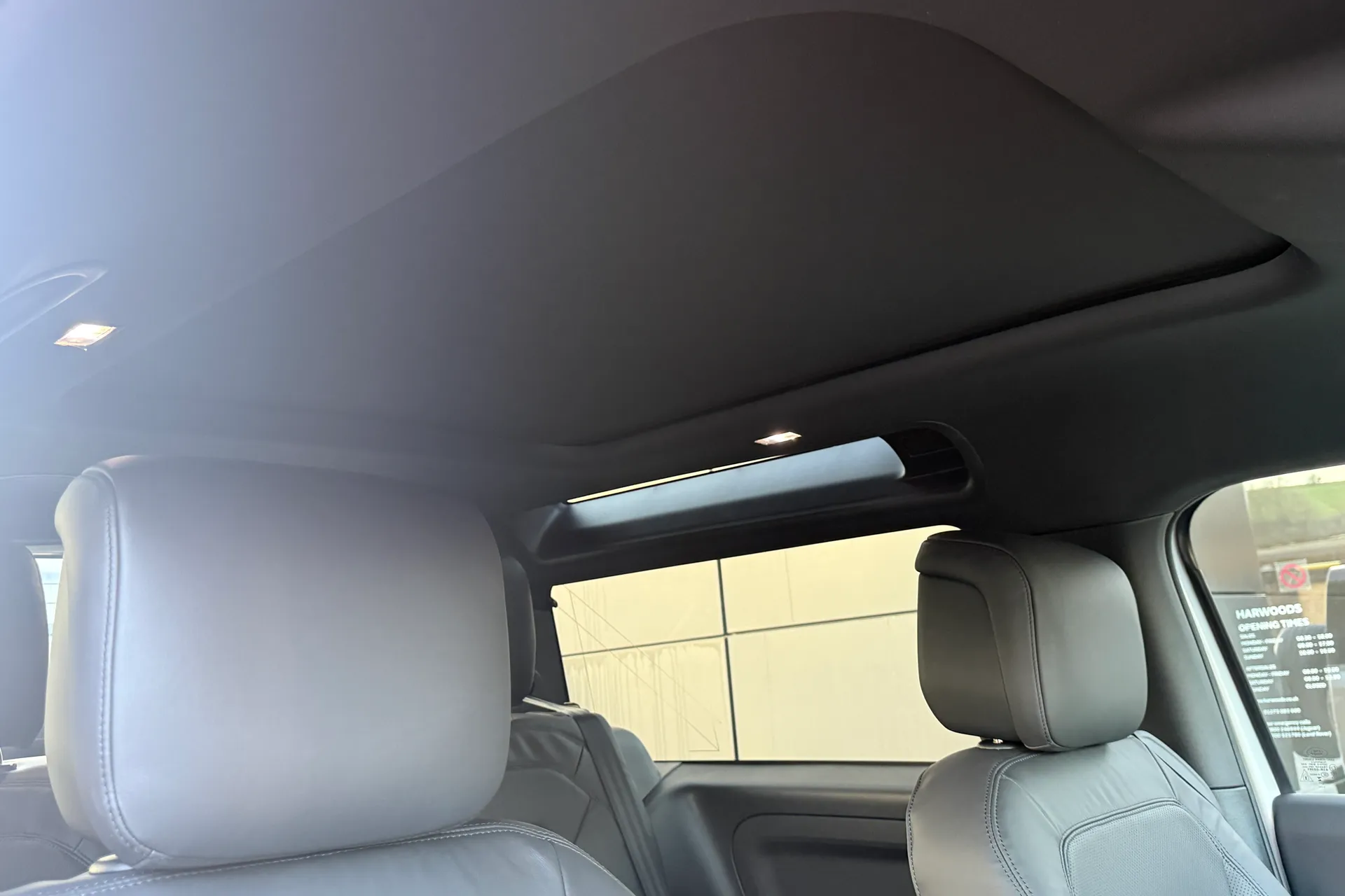 LAND ROVER Defender 90 thumbnail image number 8