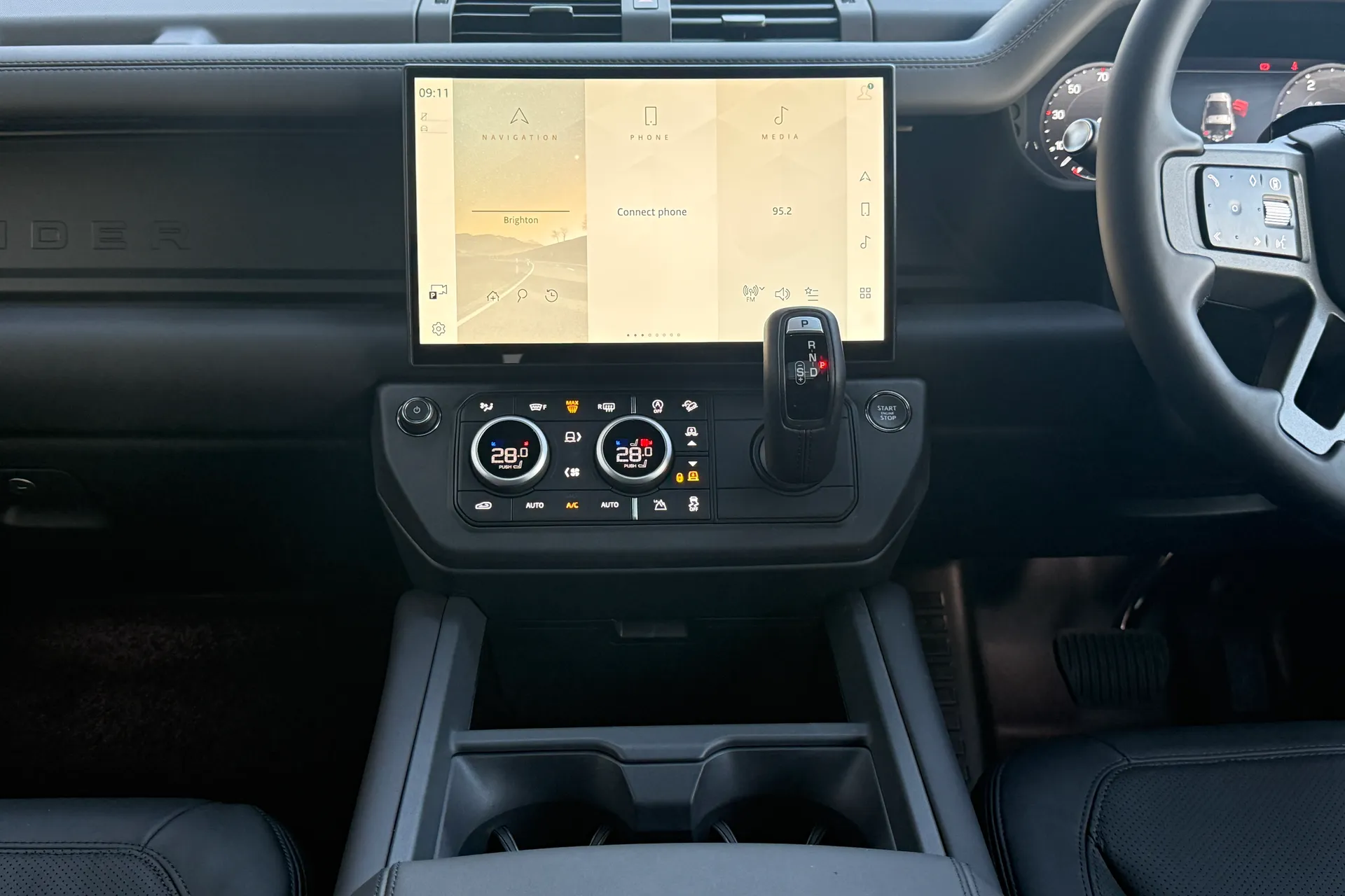 LAND ROVER Defender 90 thumbnail image number 28