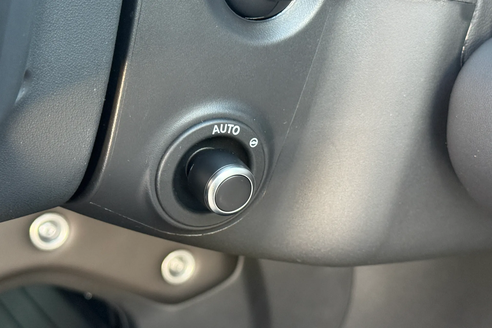 LAND ROVER Defender 90 thumbnail image number 19