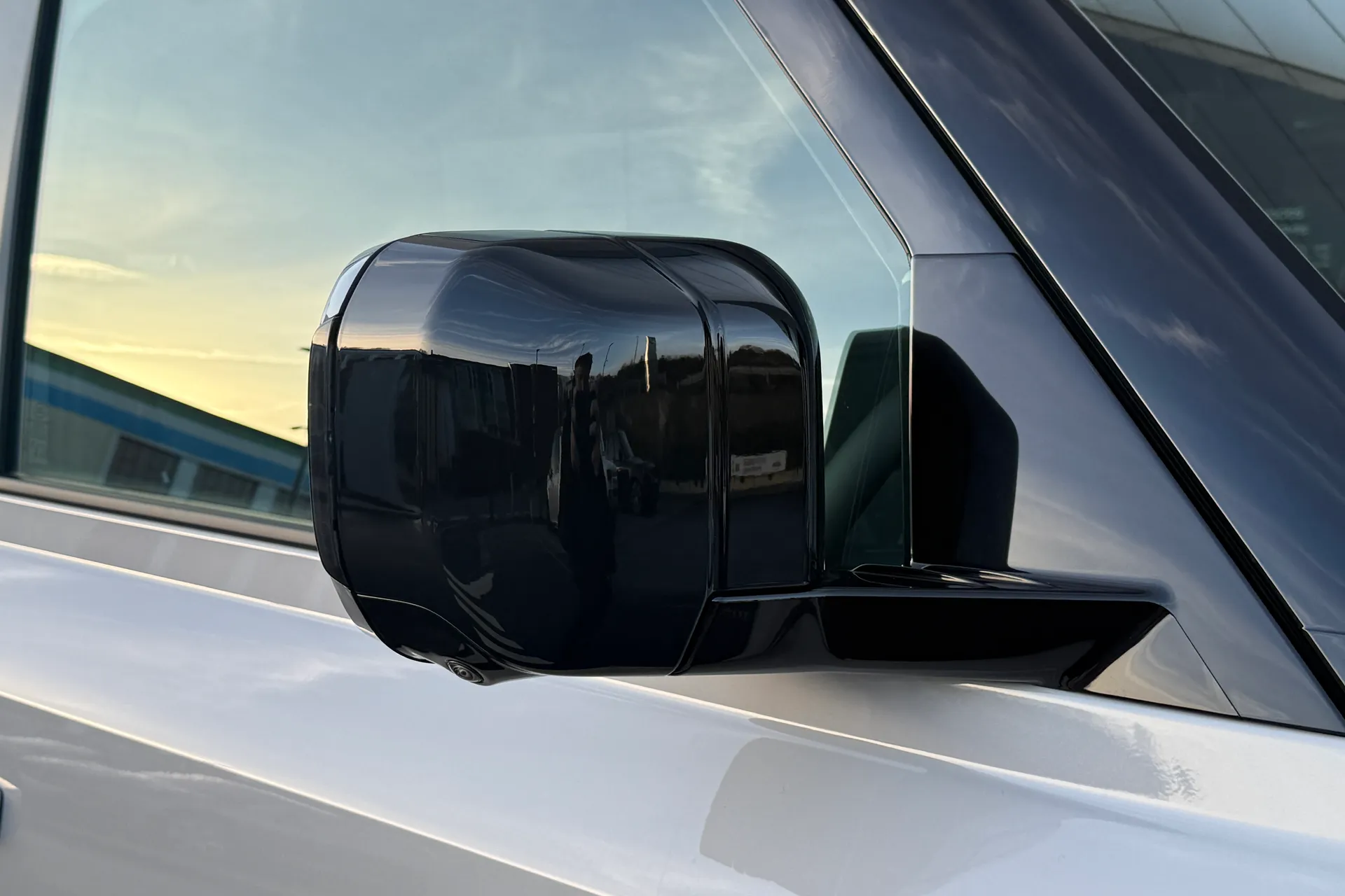 LAND ROVER Defender 90 thumbnail image number 35