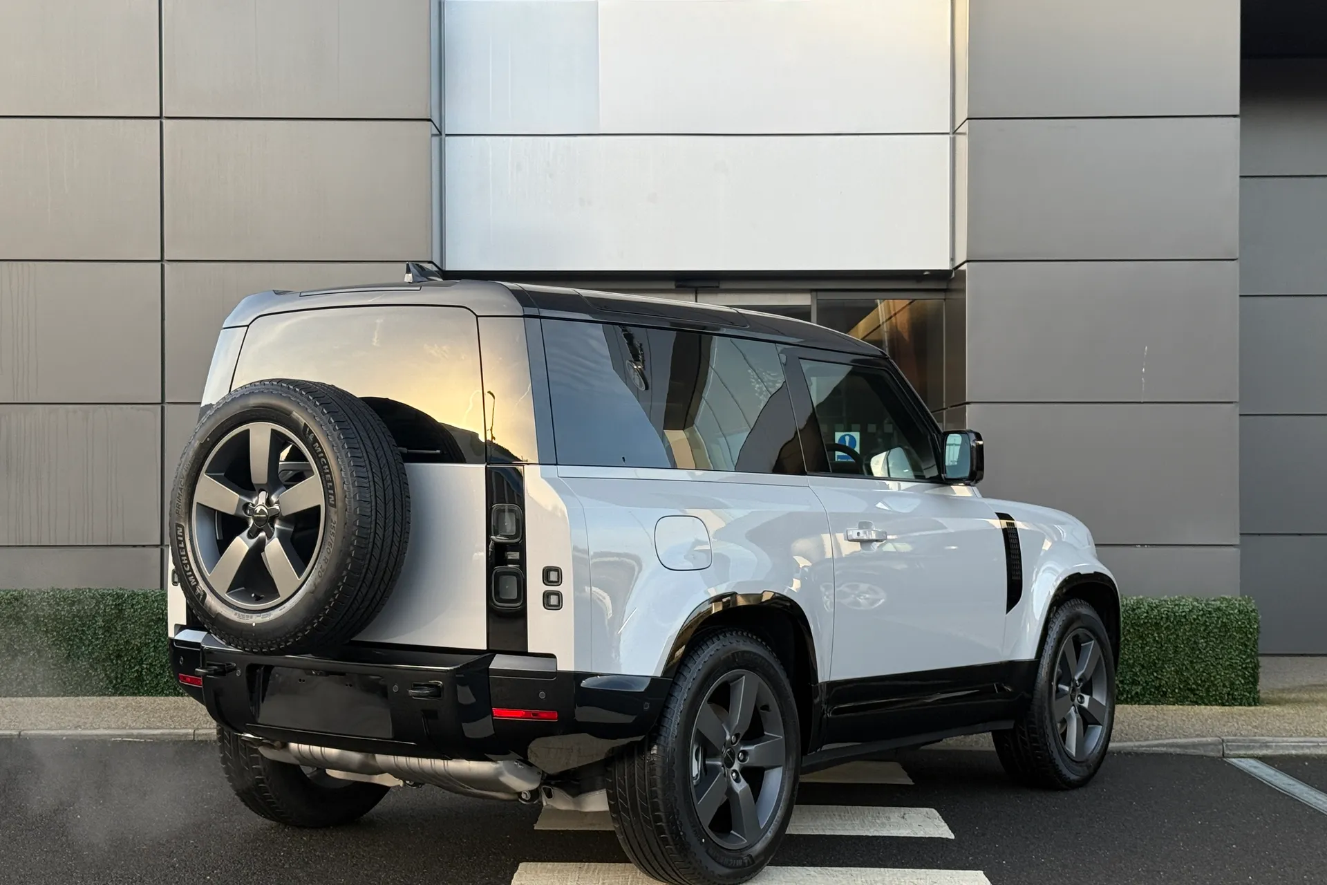 LAND ROVER Defender 90 thumbnail image number 12