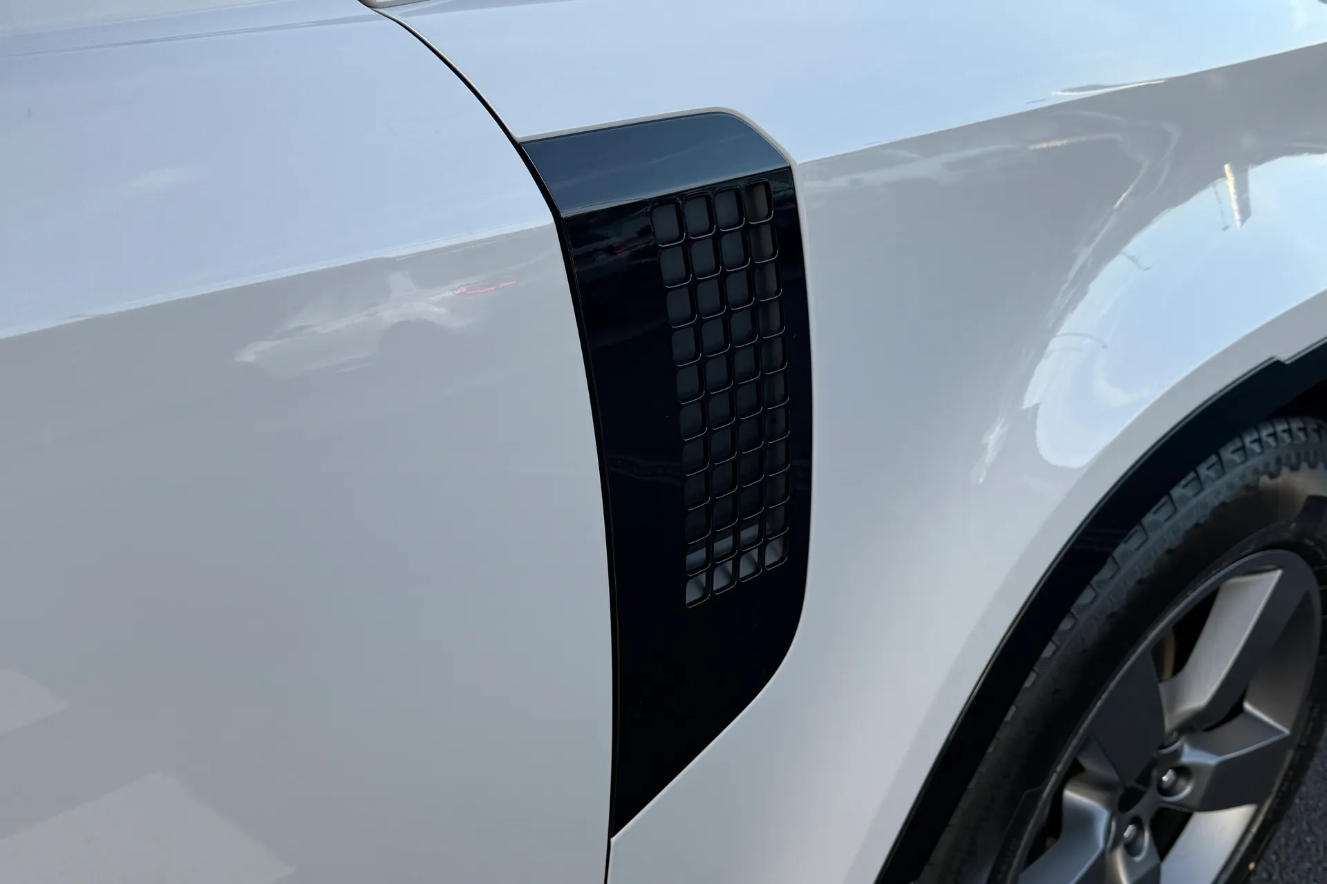 LAND ROVER Defender 90 thumbnail image number 36