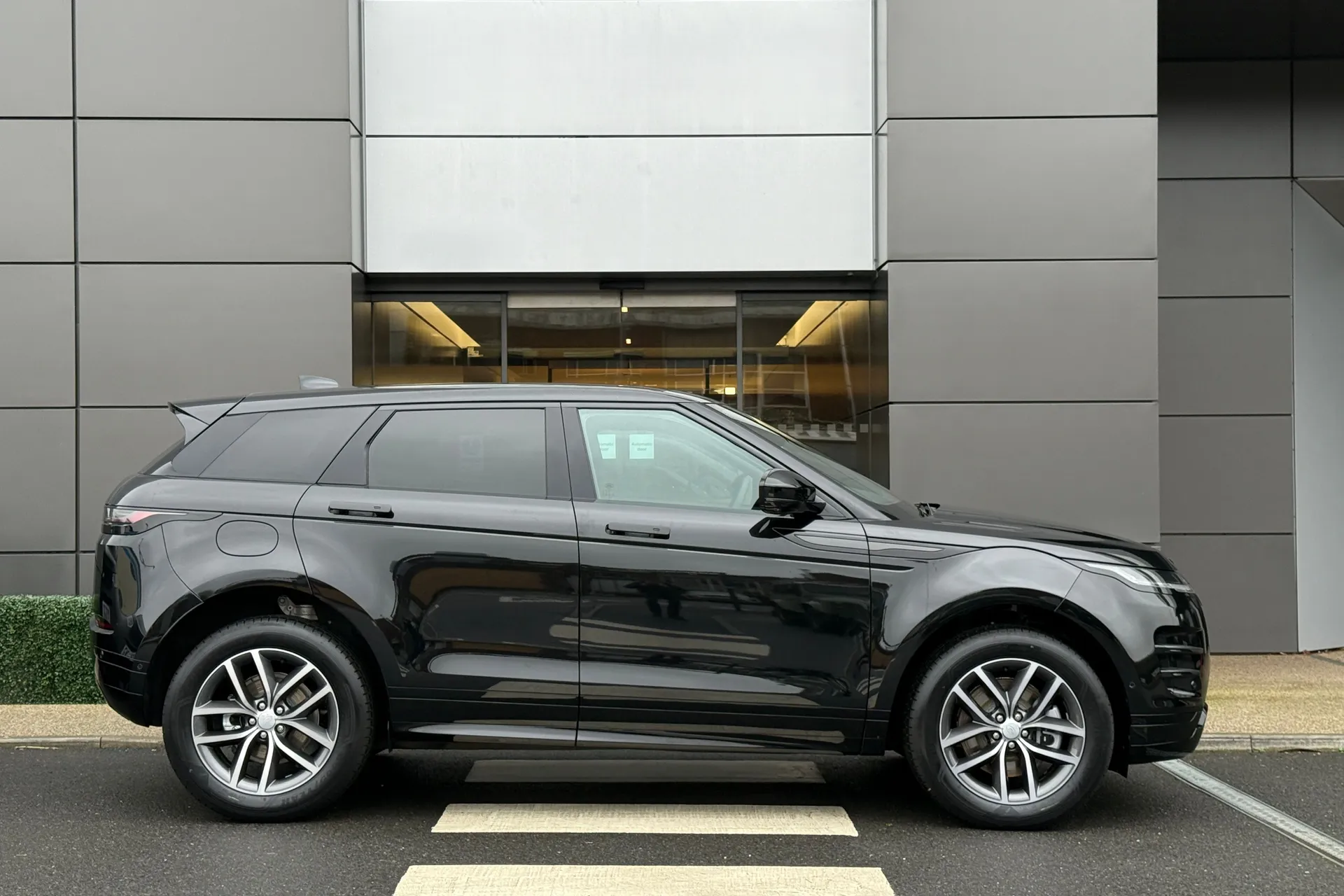 LAND ROVER RANGE ROVER EVOQUE thumbnail image number 2