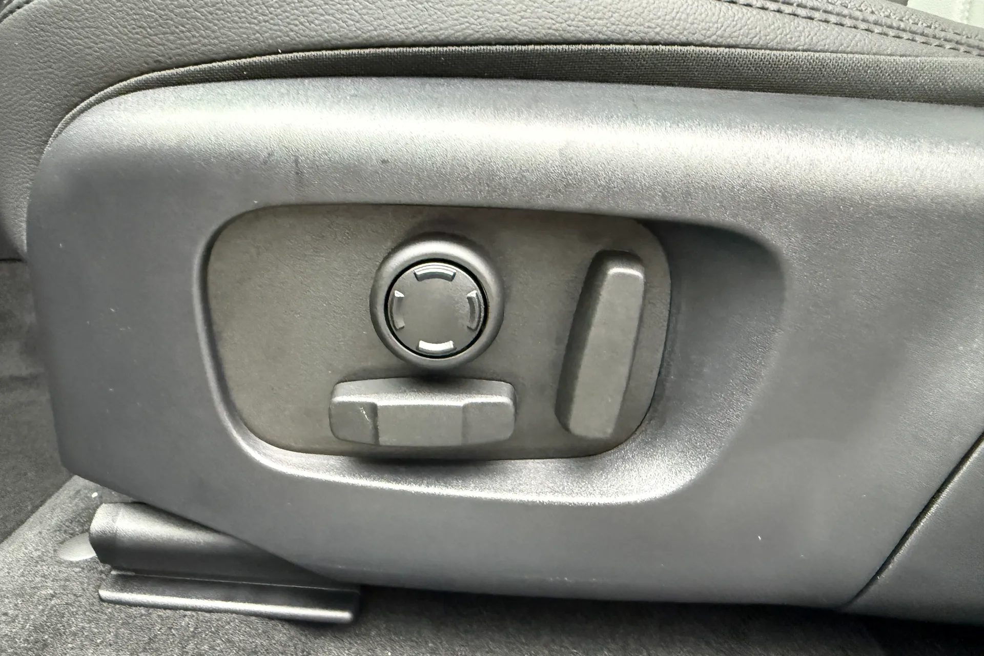 LAND ROVER RANGE ROVER EVOQUE thumbnail image number 47