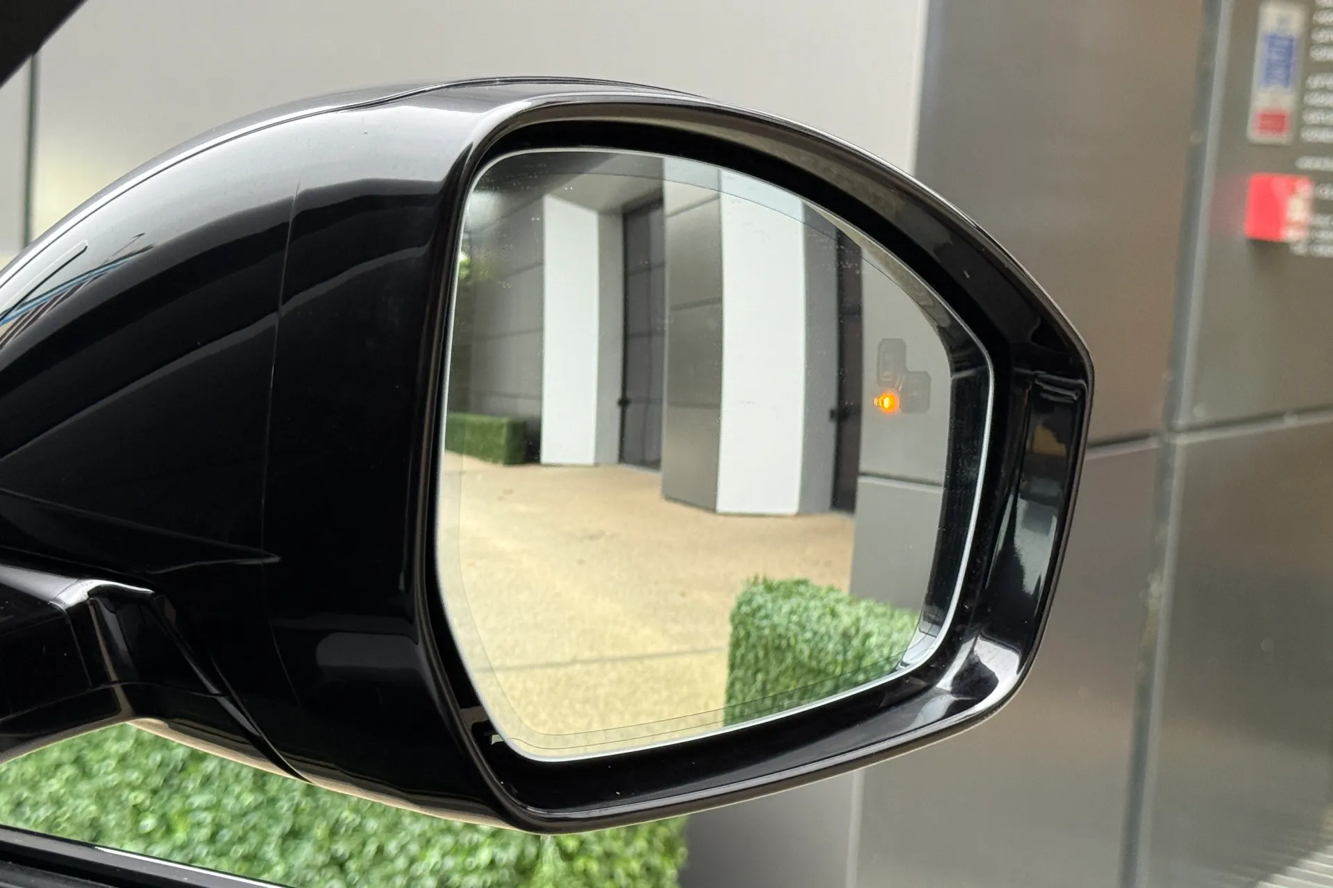 LAND ROVER RANGE ROVER EVOQUE thumbnail image number 8