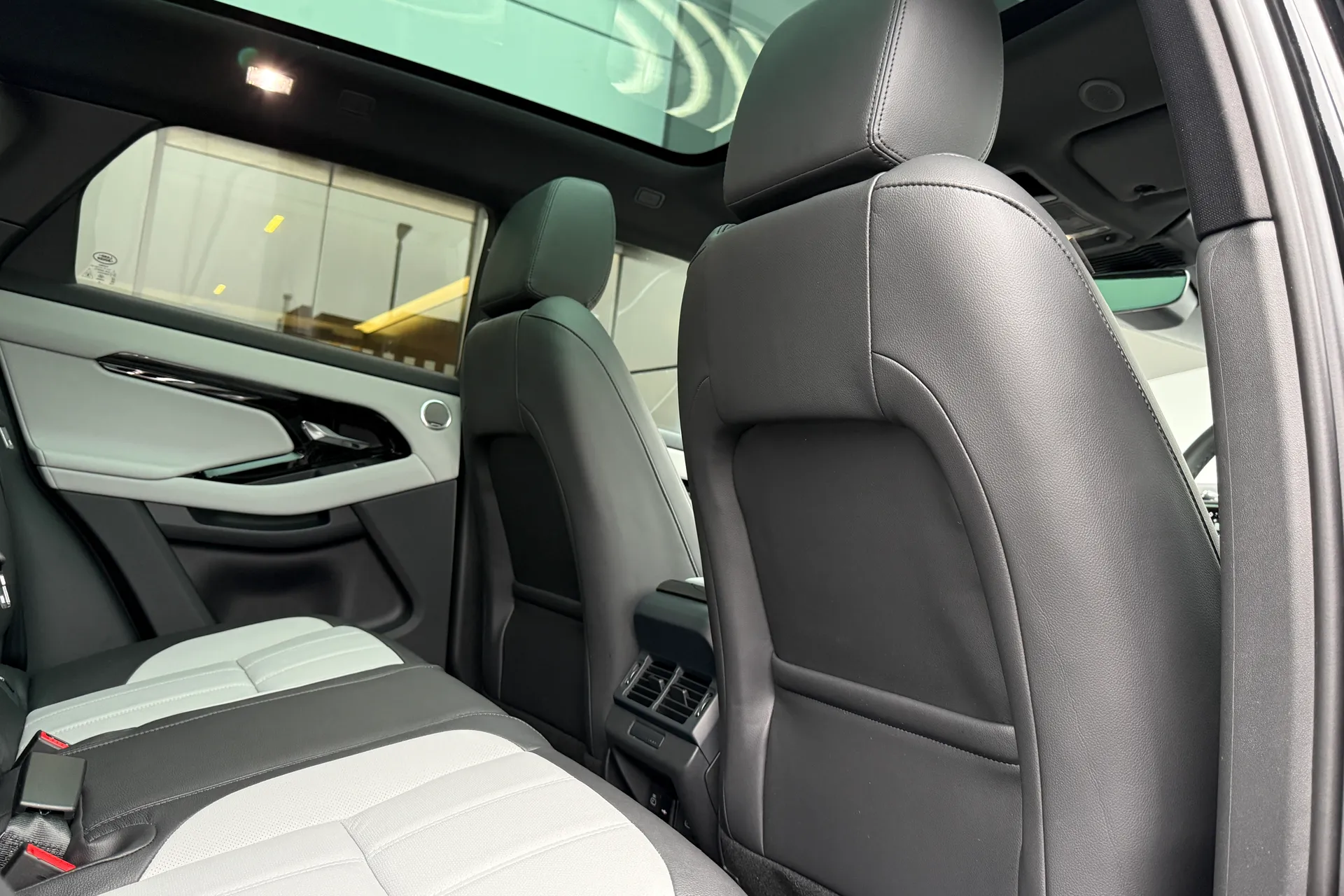 LAND ROVER RANGE ROVER EVOQUE thumbnail image number 39