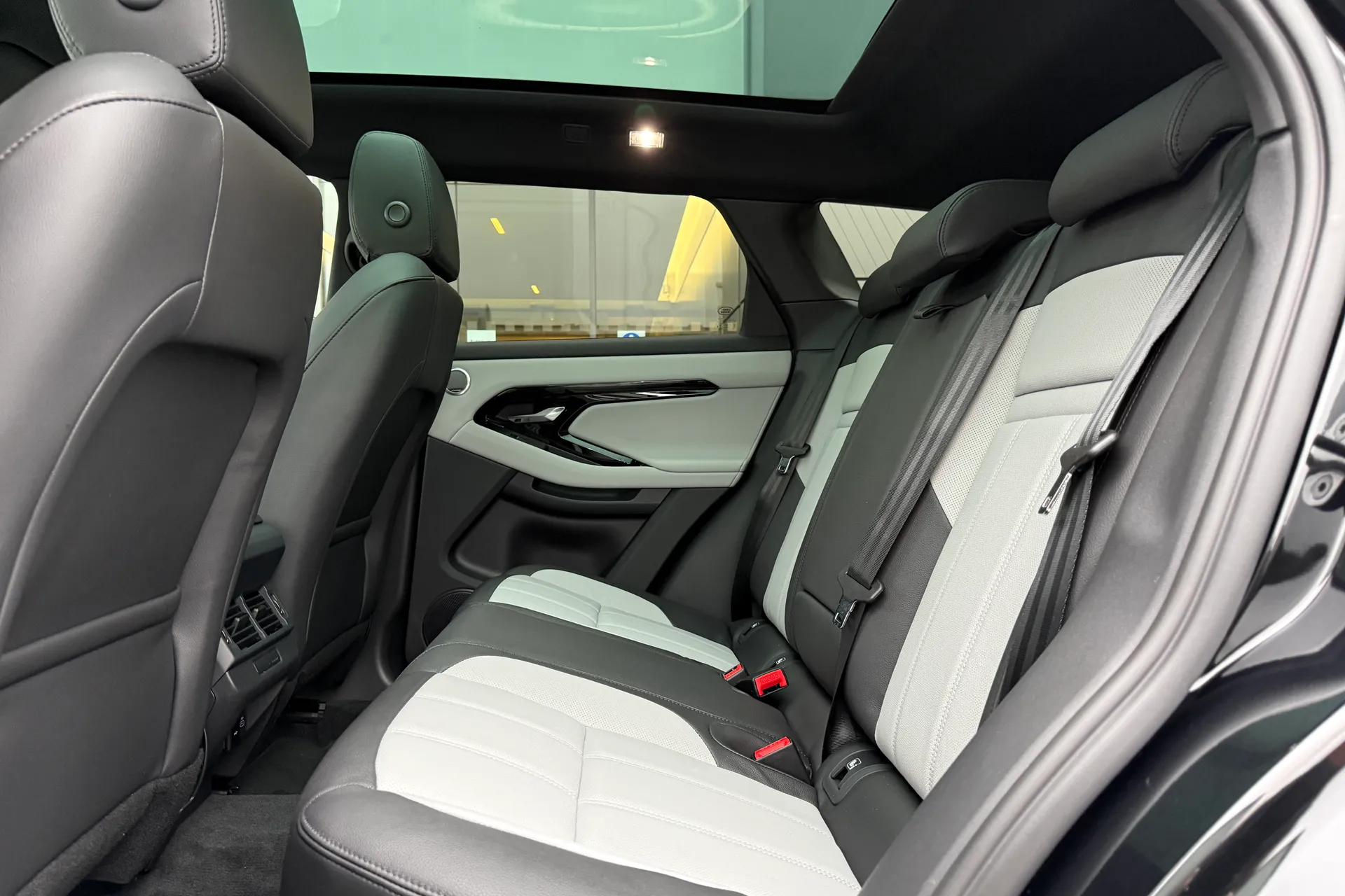 LAND ROVER RANGE ROVER EVOQUE thumbnail image number 48