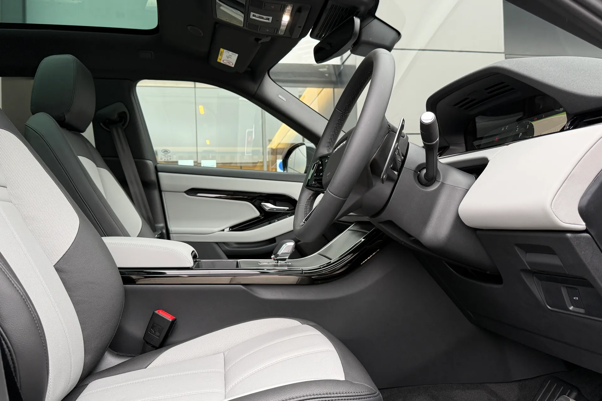 LAND ROVER RANGE ROVER EVOQUE thumbnail image number 16