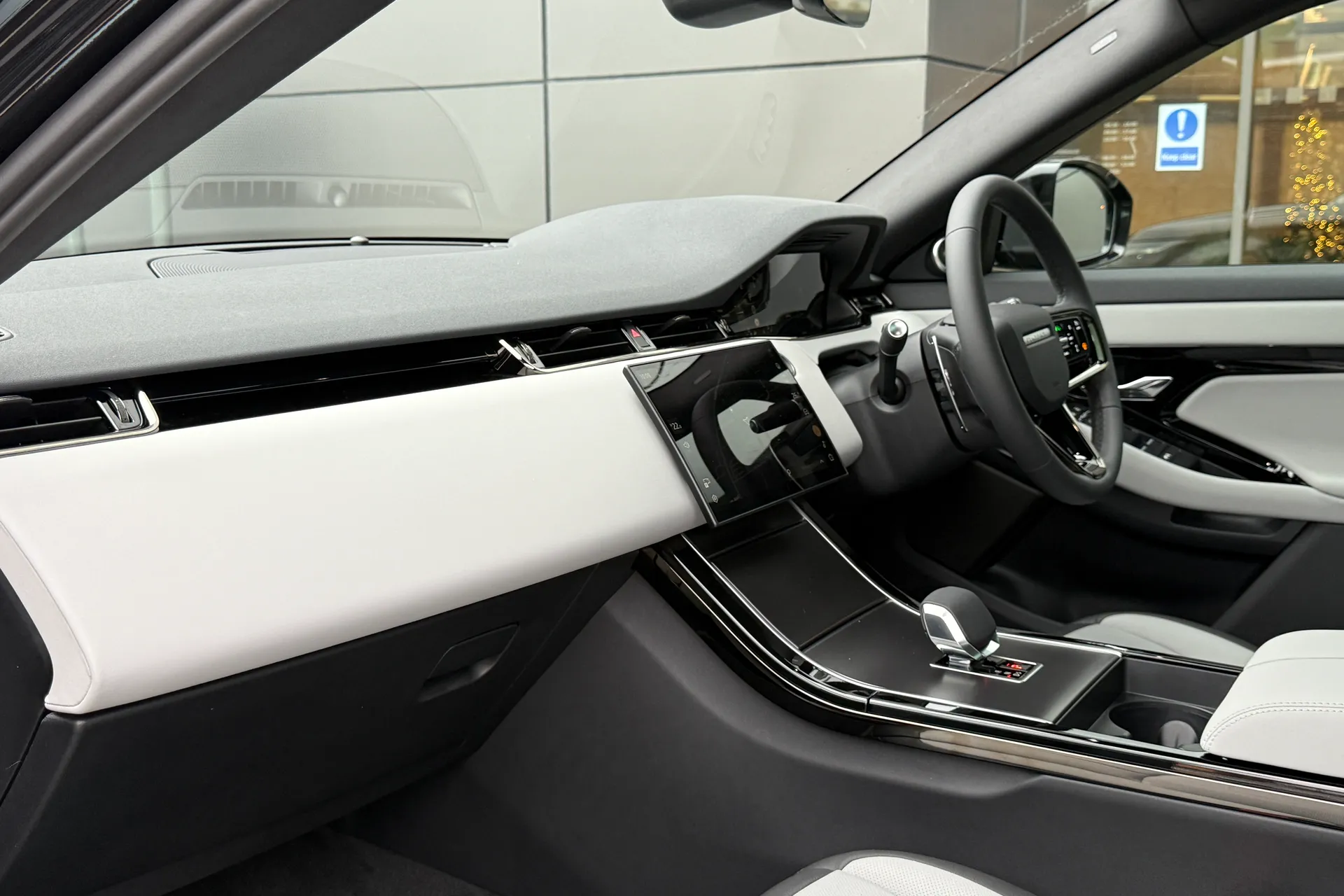 LAND ROVER RANGE ROVER EVOQUE thumbnail image number 44