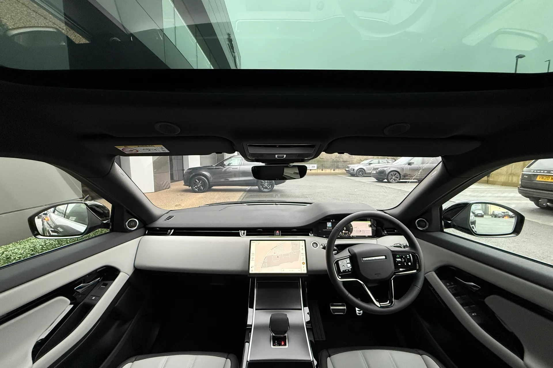 LAND ROVER RANGE ROVER EVOQUE thumbnail image number 3