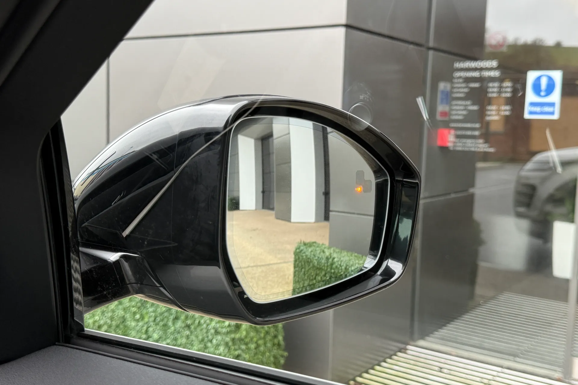 LAND ROVER RANGE ROVER EVOQUE thumbnail image number 8