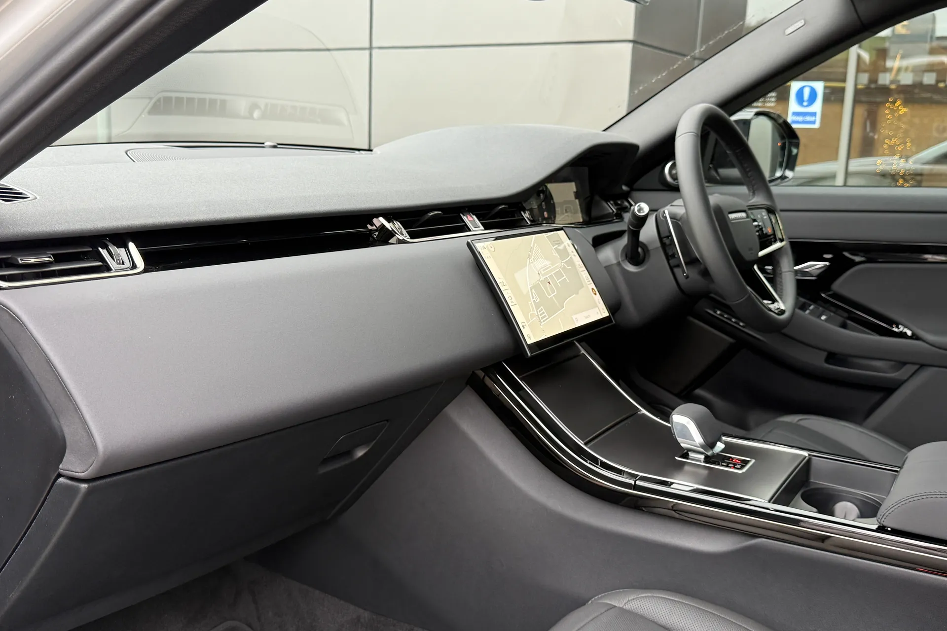 LAND ROVER RANGE ROVER EVOQUE thumbnail image number 43