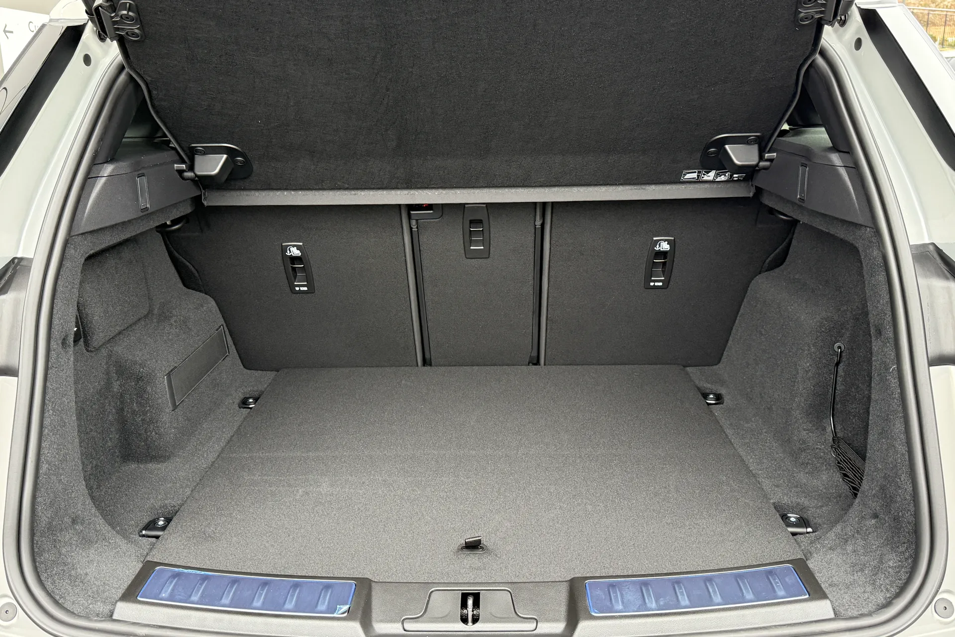 LAND ROVER RANGE ROVER EVOQUE thumbnail image number 35