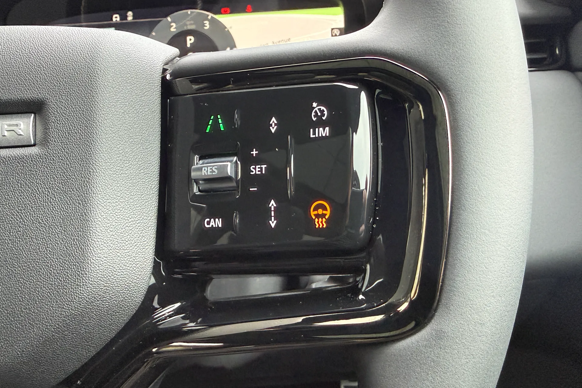 LAND ROVER RANGE ROVER EVOQUE thumbnail image number 32