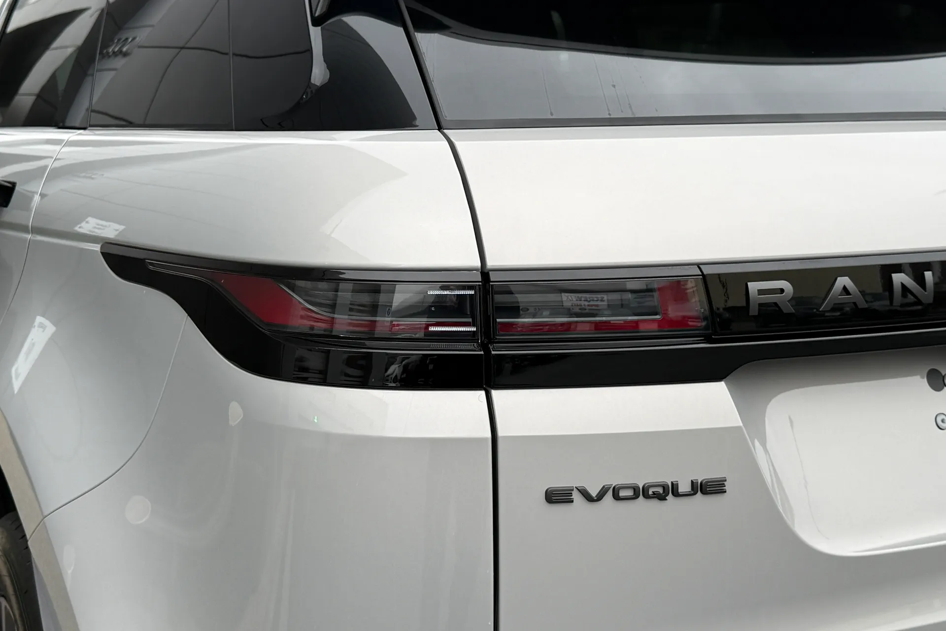 LAND ROVER RANGE ROVER EVOQUE thumbnail image number 34