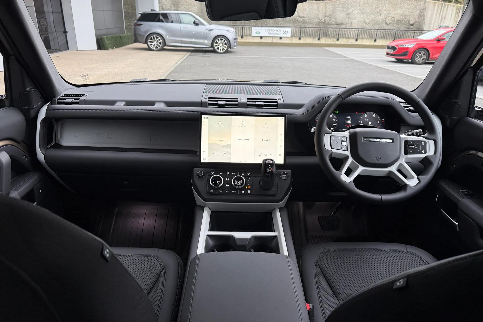 LAND ROVER Defender 110 thumbnail image number 3