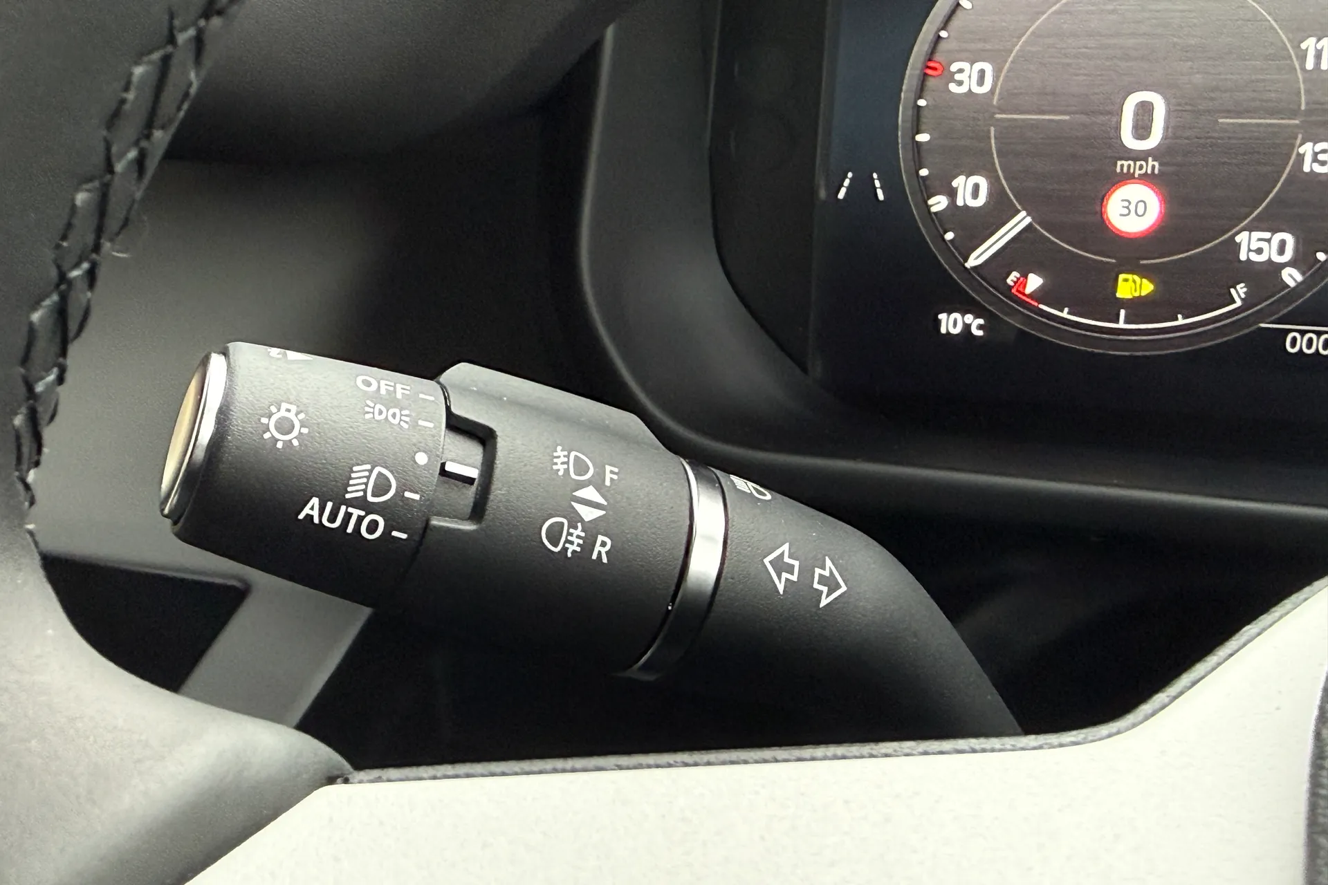 LAND ROVER Defender 110 thumbnail image number 52