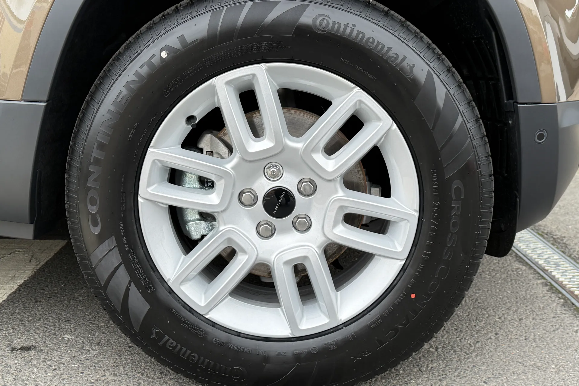 LAND ROVER Defender 110 thumbnail image number 15