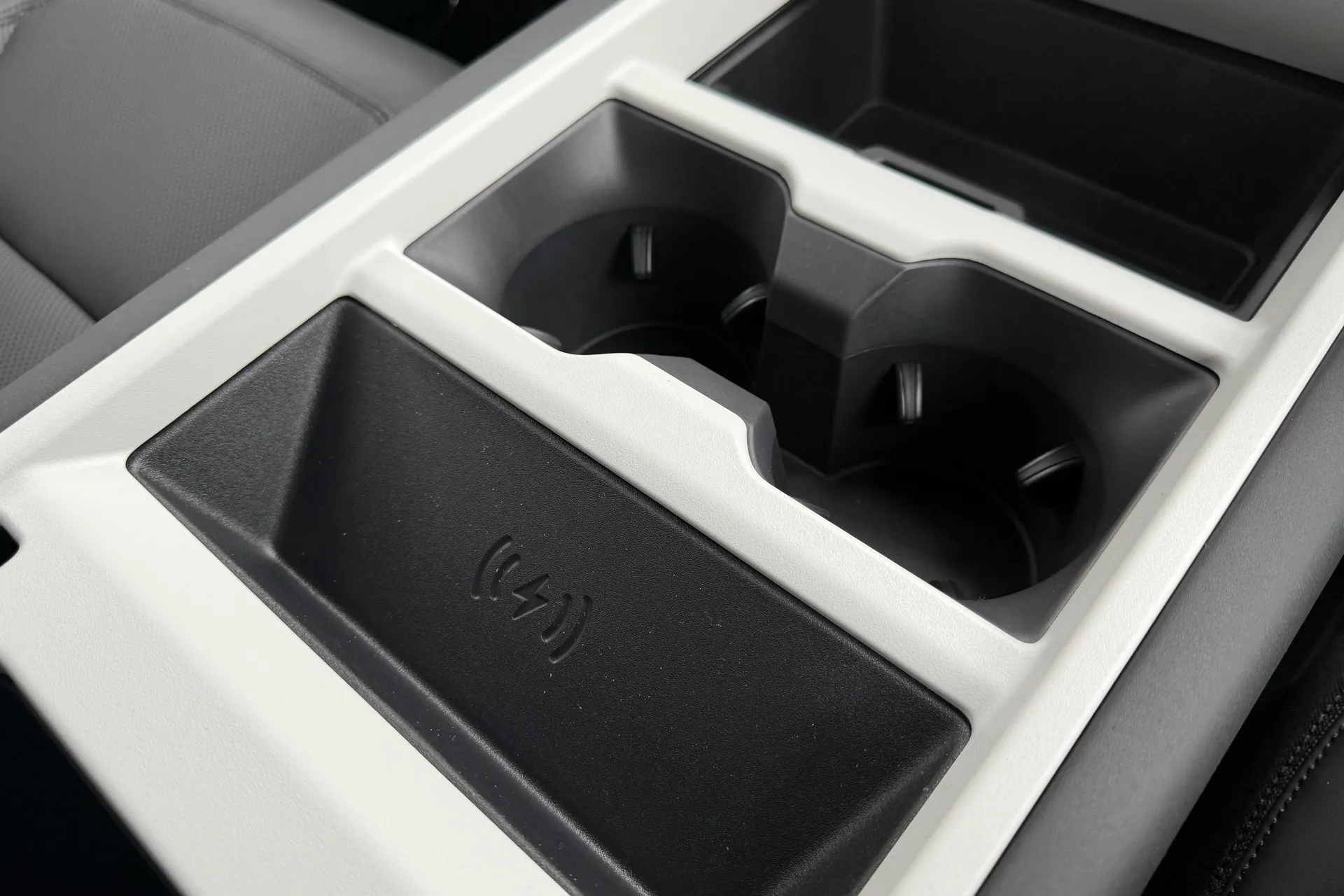 LAND ROVER Defender 110 thumbnail image number 33