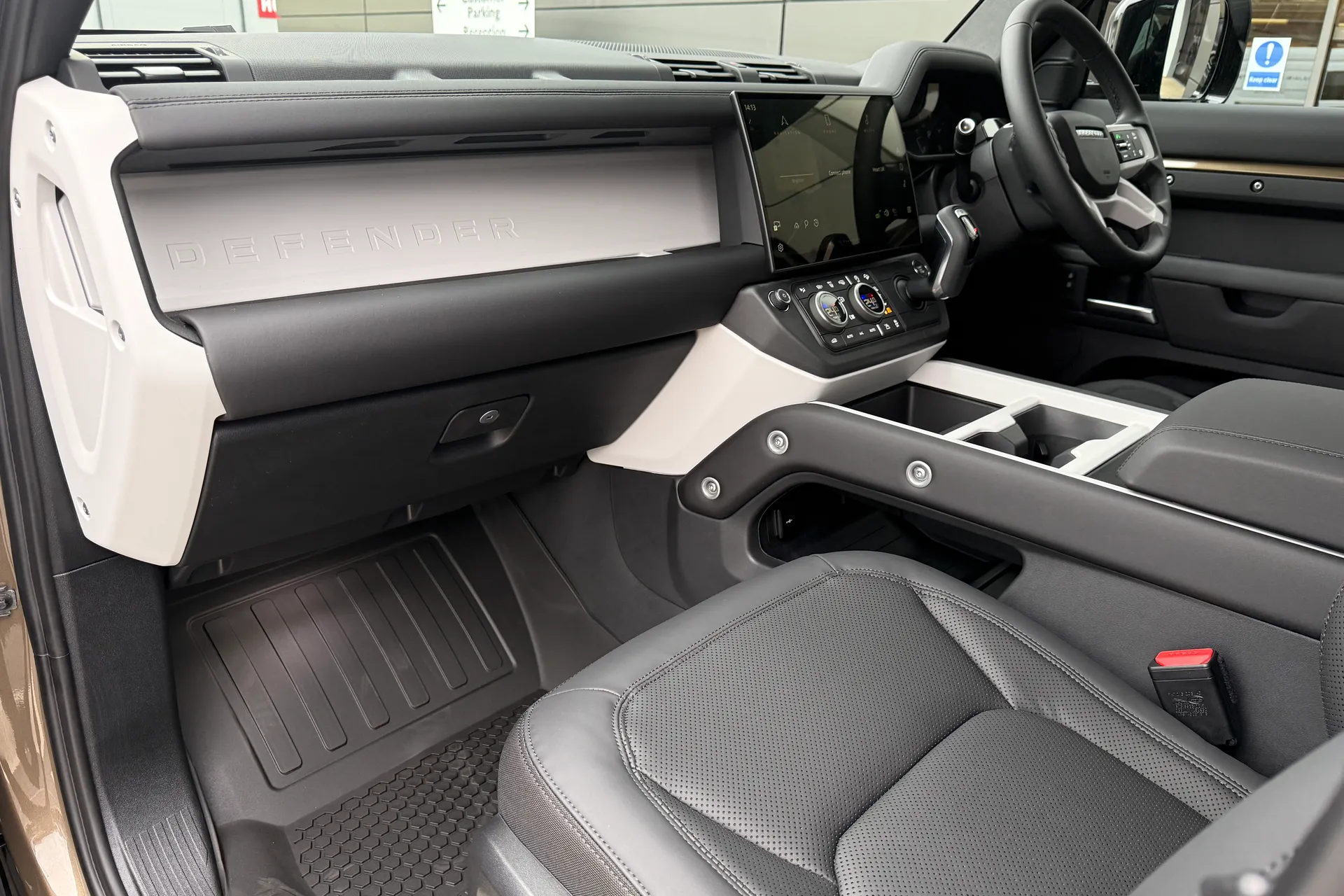 LAND ROVER Defender 110 thumbnail image number 50